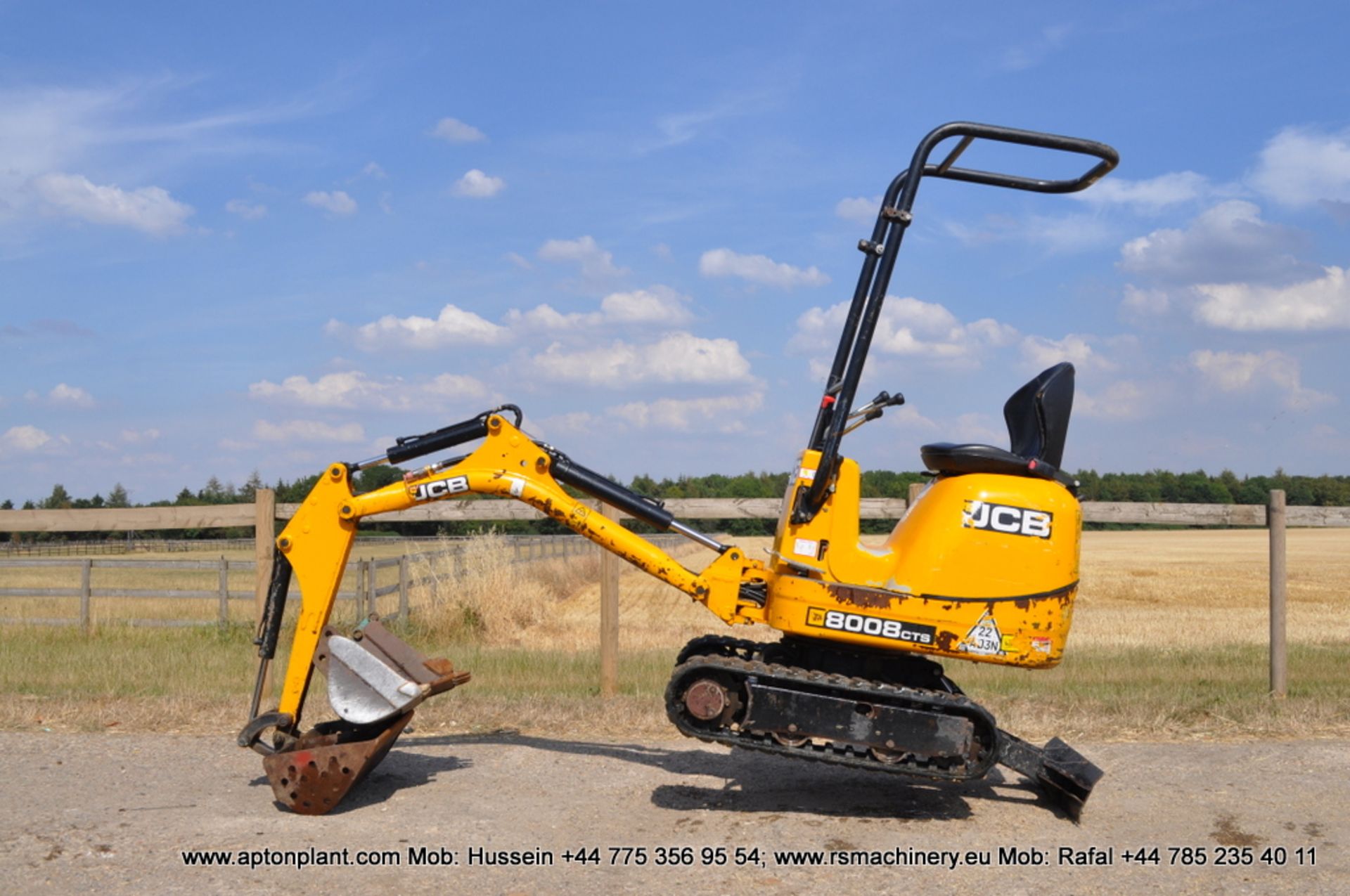 JCB 3CX Backhoe Loader (2004) - Image 11 of 12