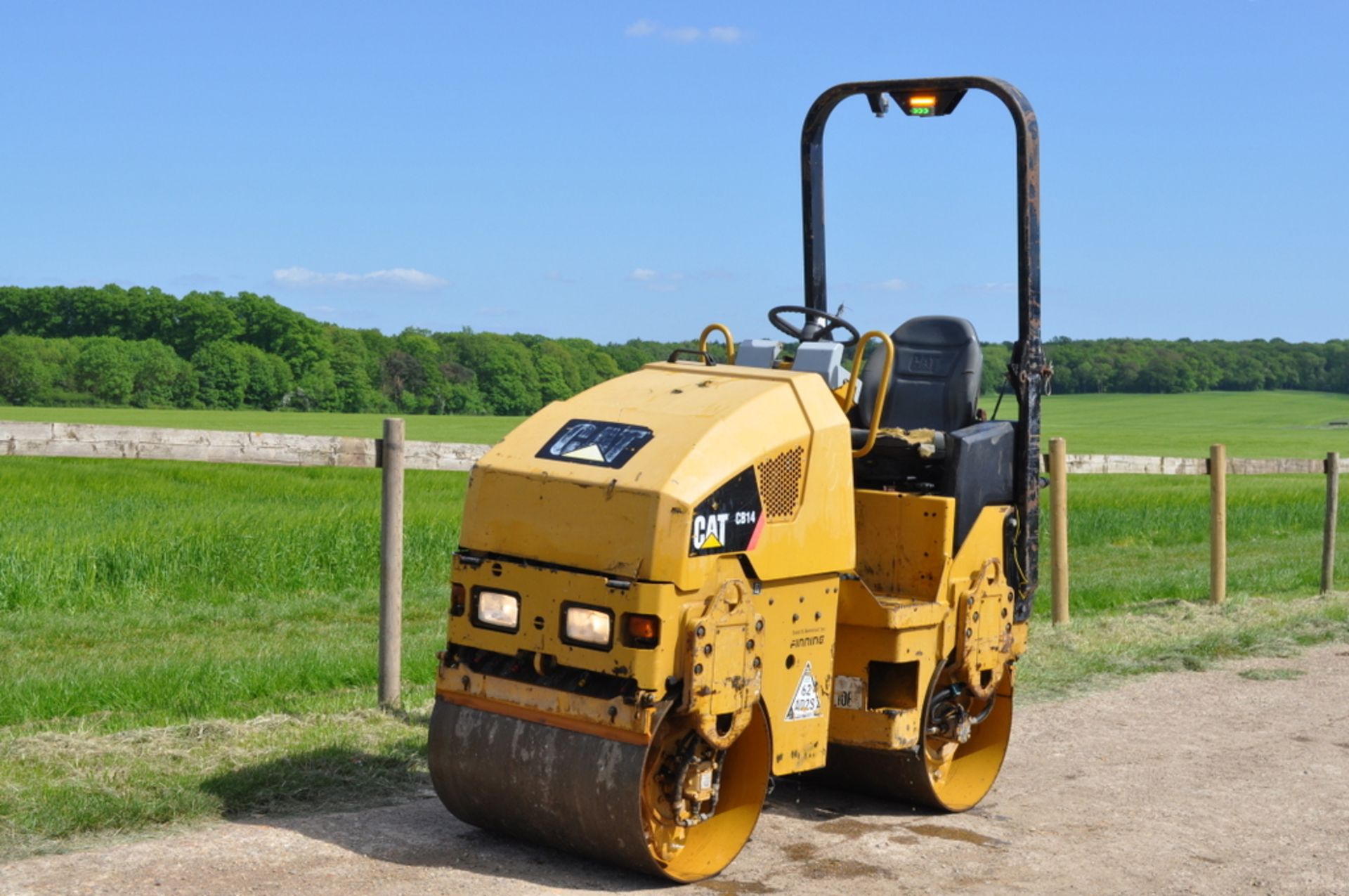 CATERPILLAR CB14 Roller - Image 4 of 10