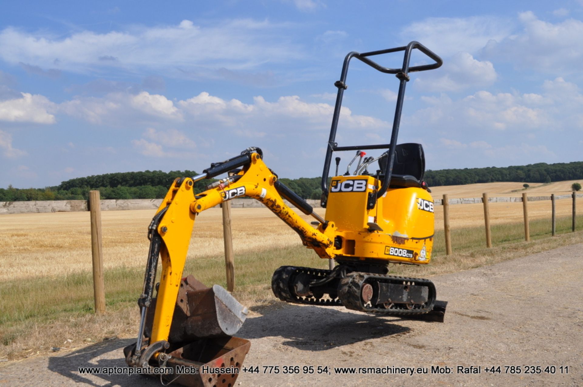 JCB 3CX Backhoe Loader (2004) - Image 12 of 12