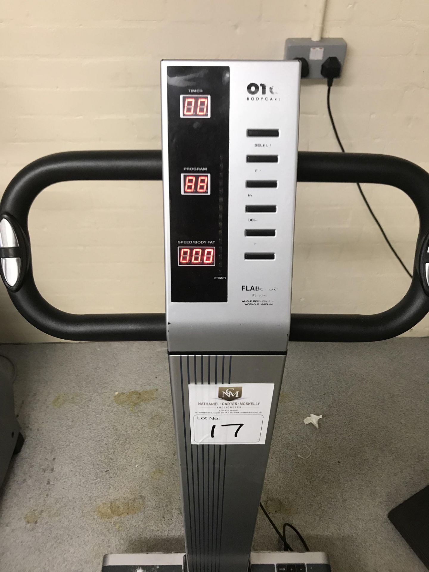 Oto Body Care Vibration Plate Trainer - Image 2 of 4