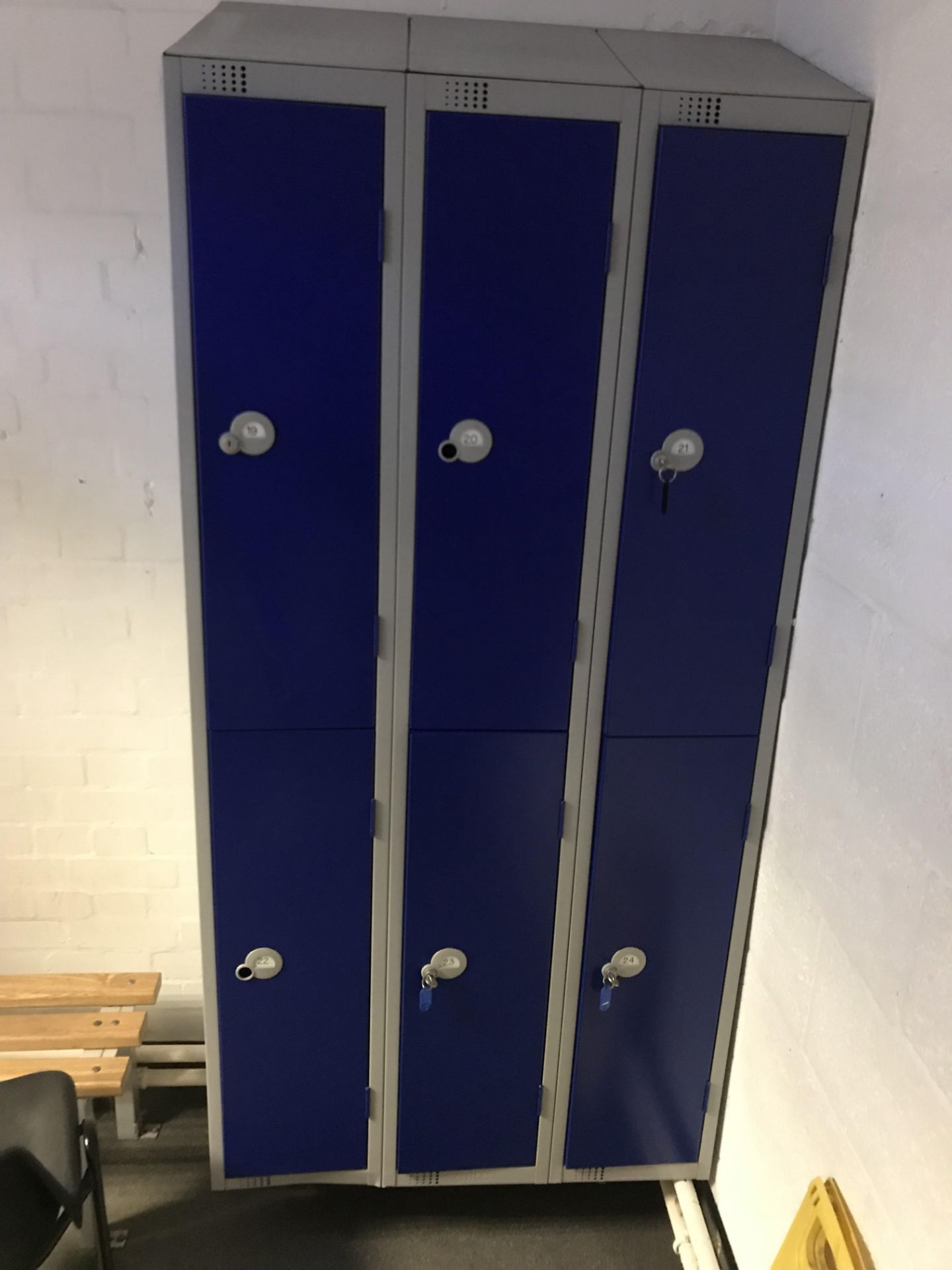 Lockers - Image 4 of 5