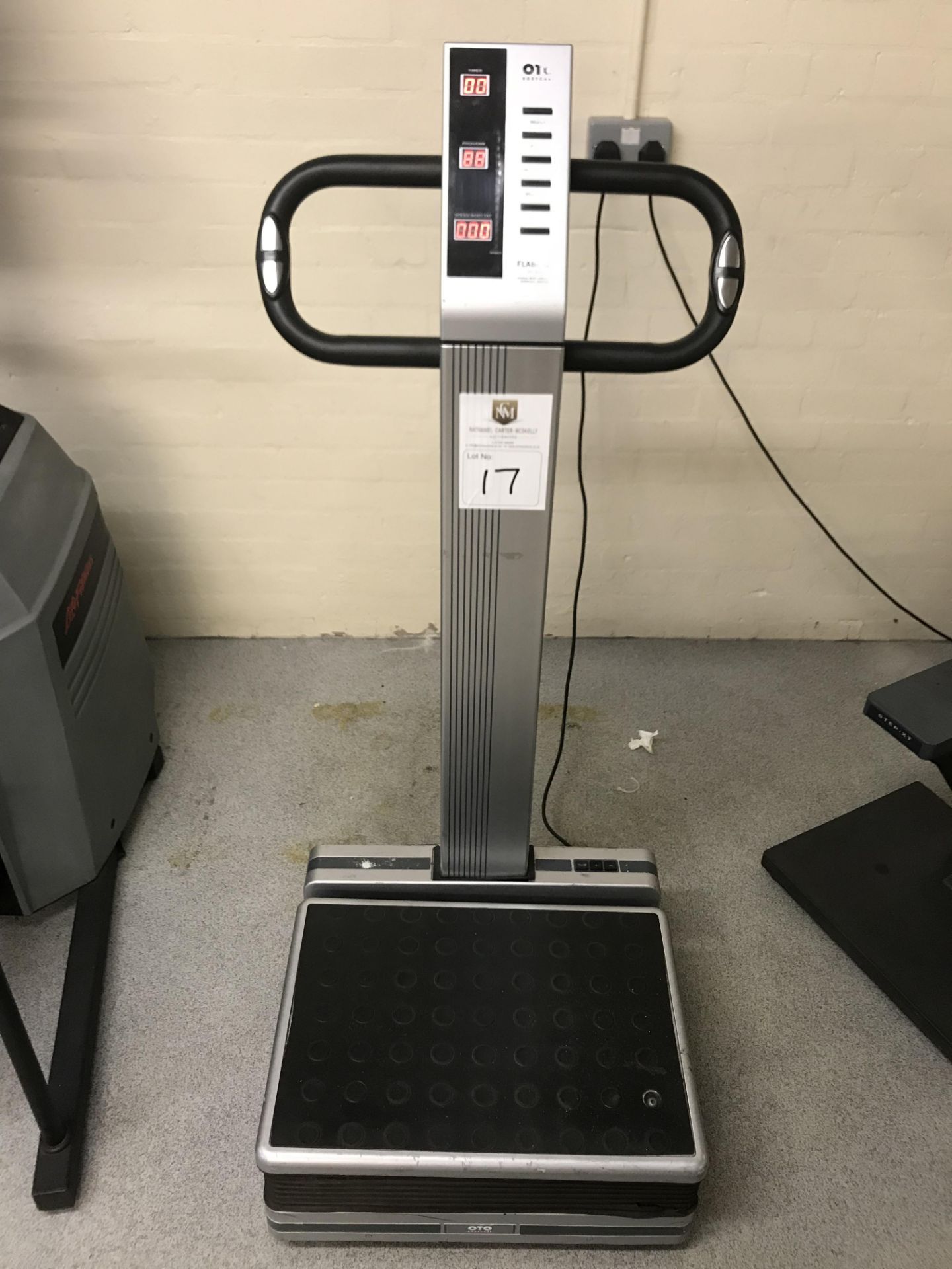 Oto Body Care Vibration Plate Trainer