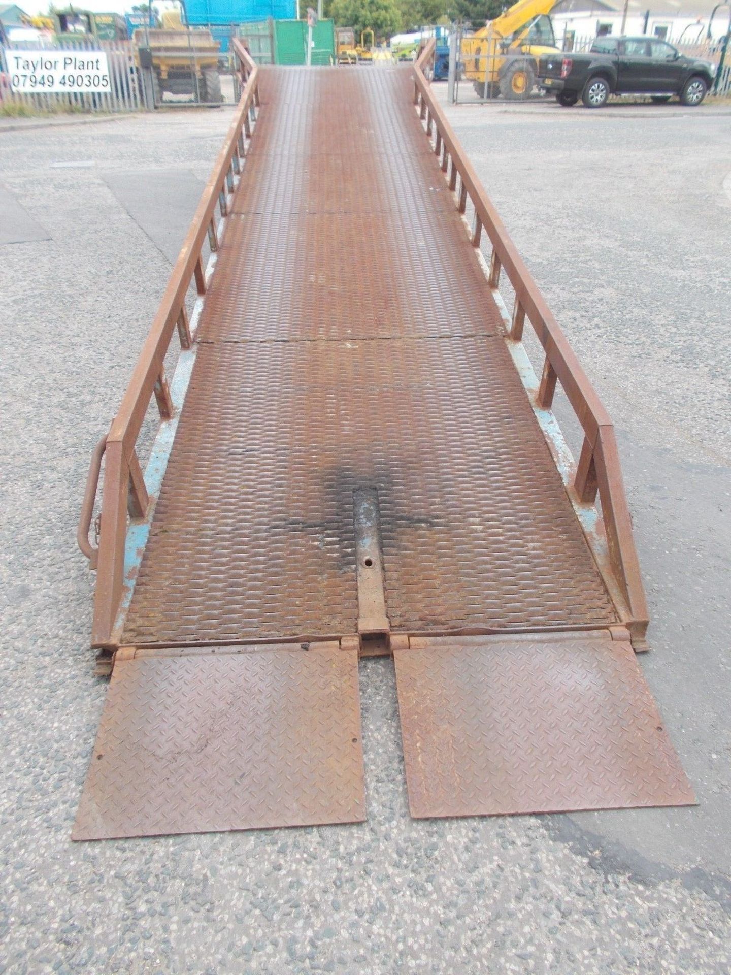 Container loading ramp - Image 8 of 10