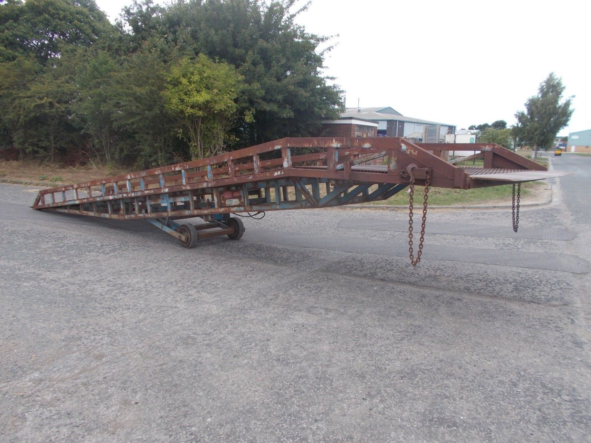 Container loading ramp - Image 6 of 10