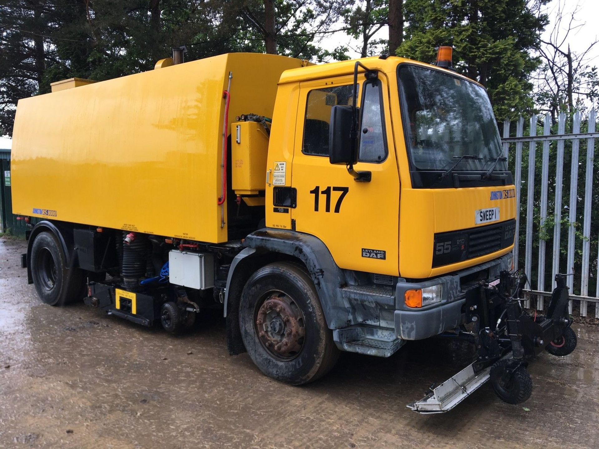 Leyland Daf Johnston RS8000 Sweeper - Image 4 of 10