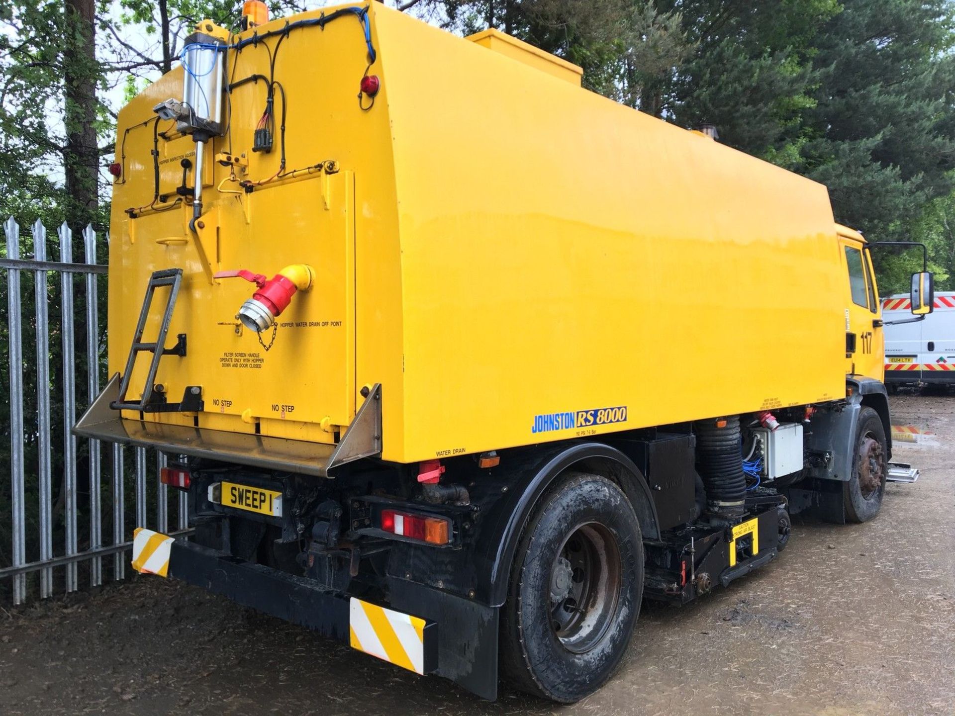 Leyland Daf Johnston RS8000 Sweeper - Image 6 of 10