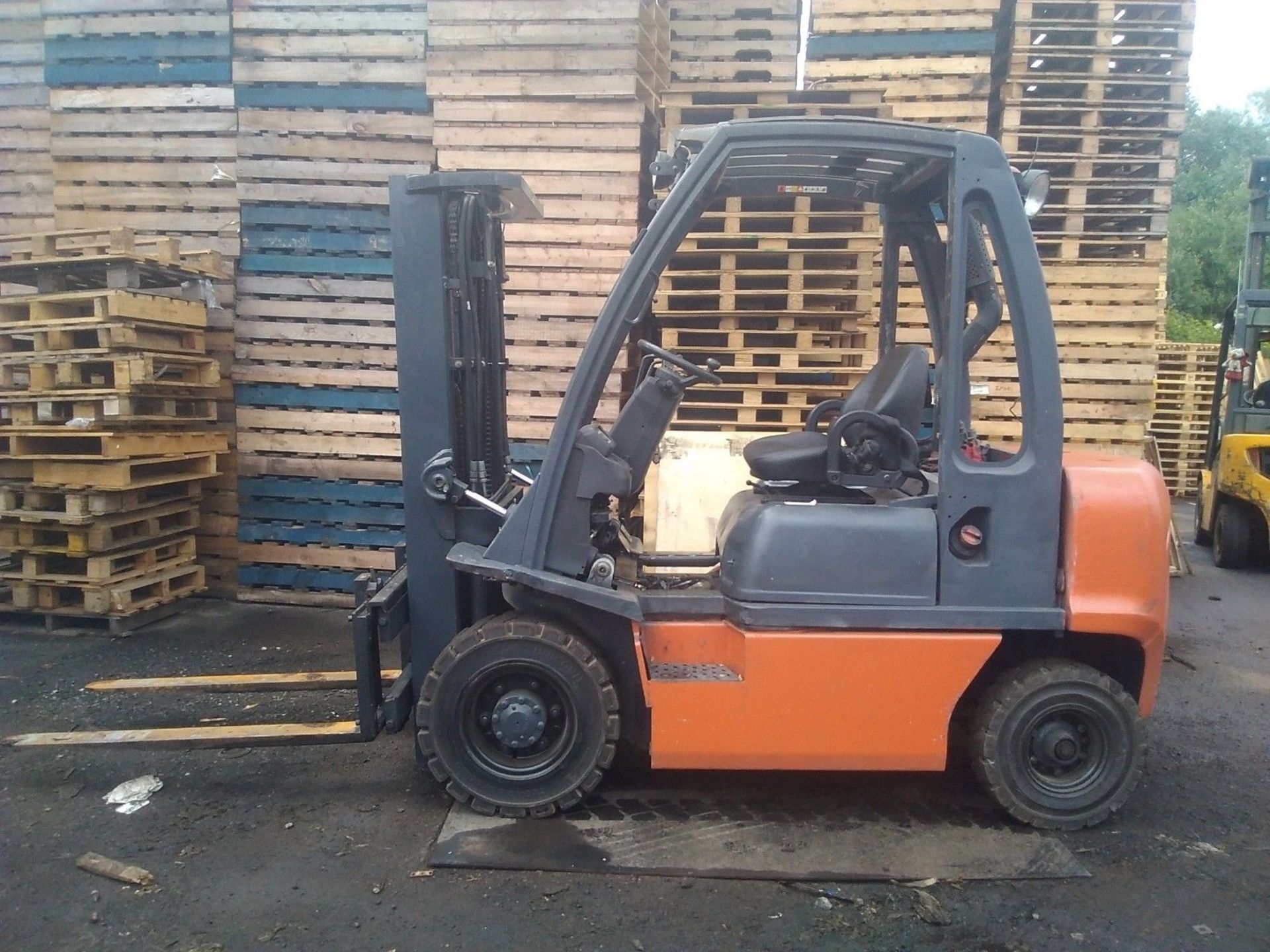 Nissan. 2.5 TON DIESEL Forklift 2009 - Image 2 of 7