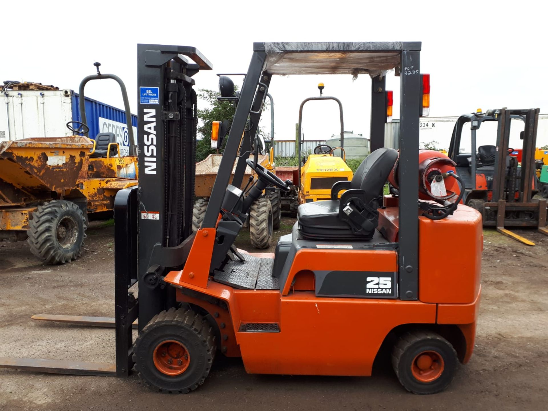 Nissan LPG Forklift Duplex Clear View Mast Low Hours