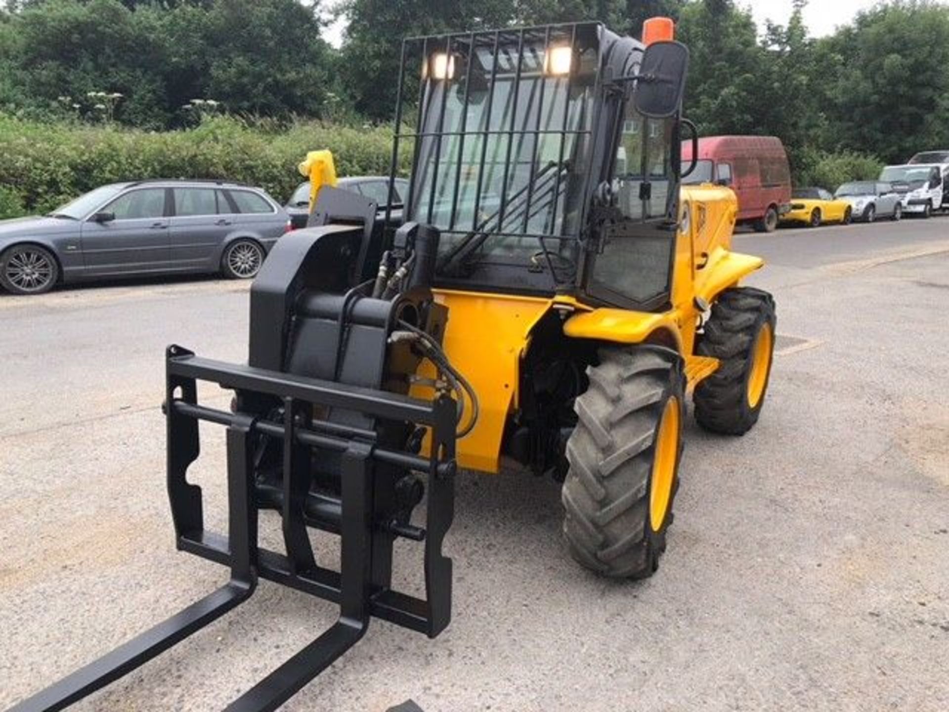 JCB 520-50 2.0 Tonne Rough Terrain Telehandler, 5.0 Metre Boom, 4WD, Low Hours - Image 2 of 4