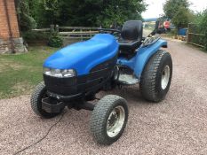 Compact New Holland tc 27