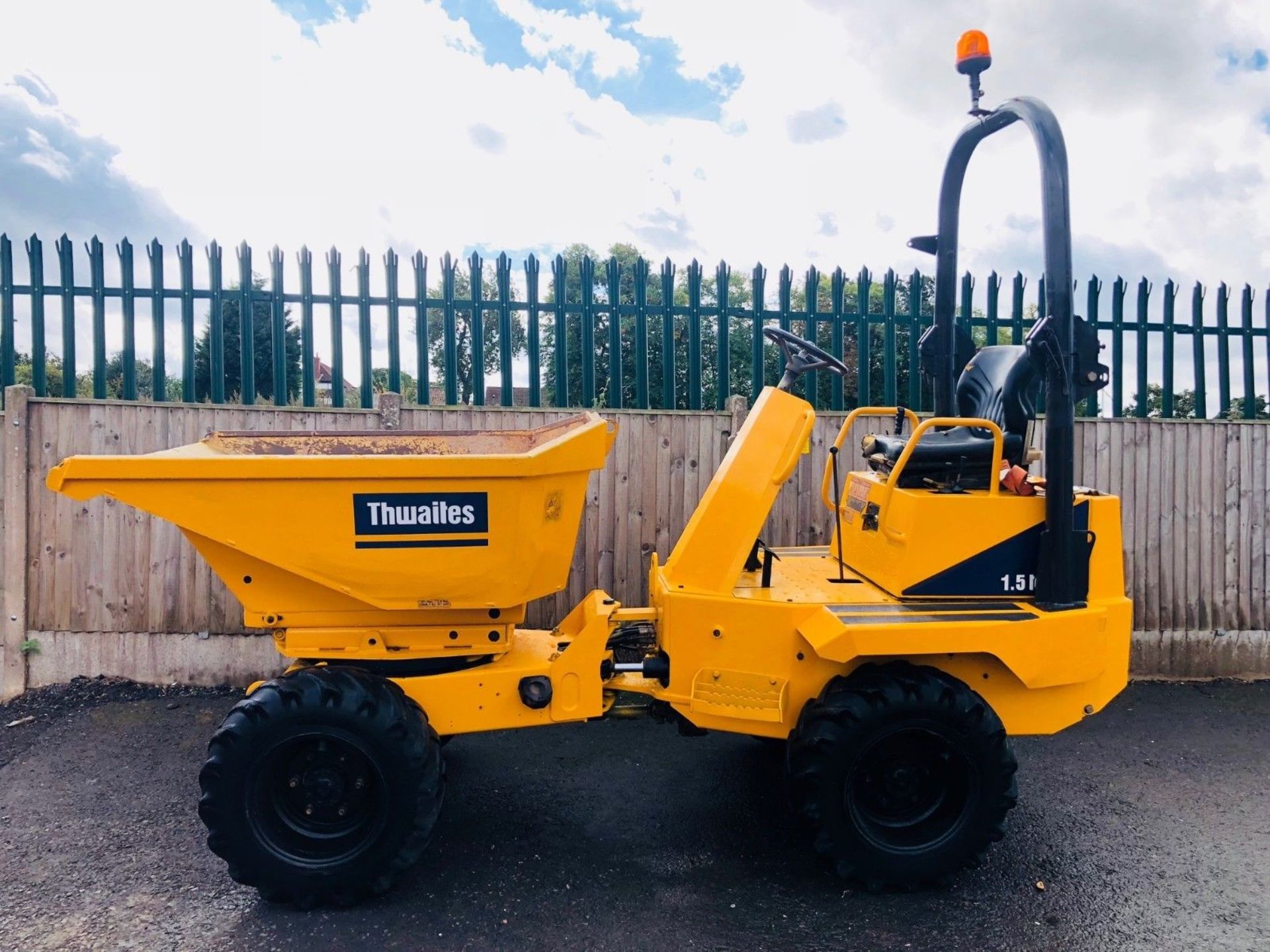 Terex 1.5T High Tip Swivel Dumper