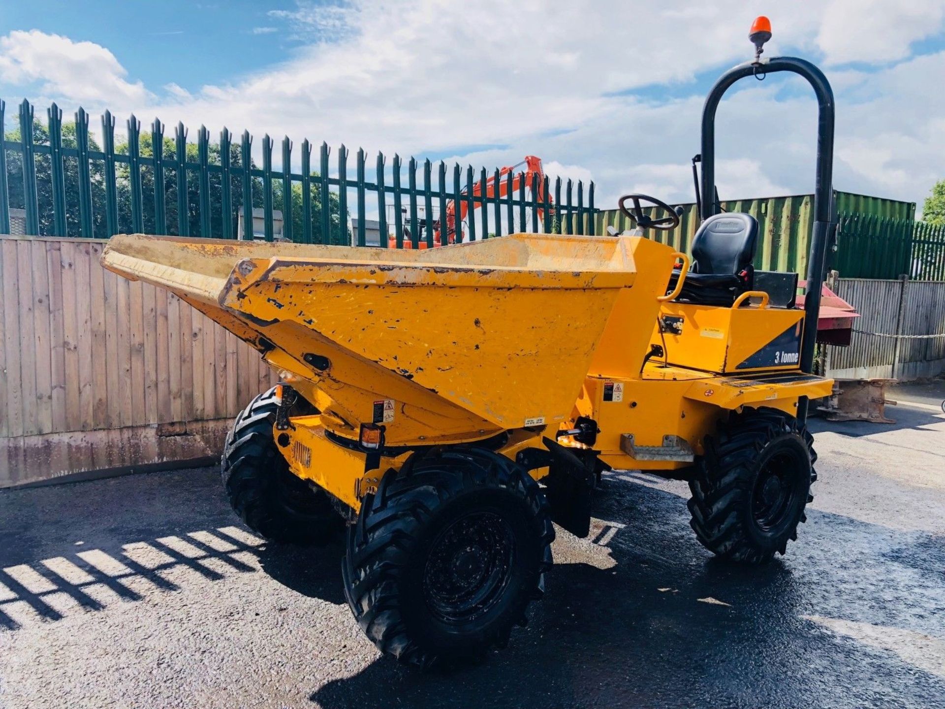 Thwaites Mach 573 3 Tonne Swivel Dumper - Image 6 of 10