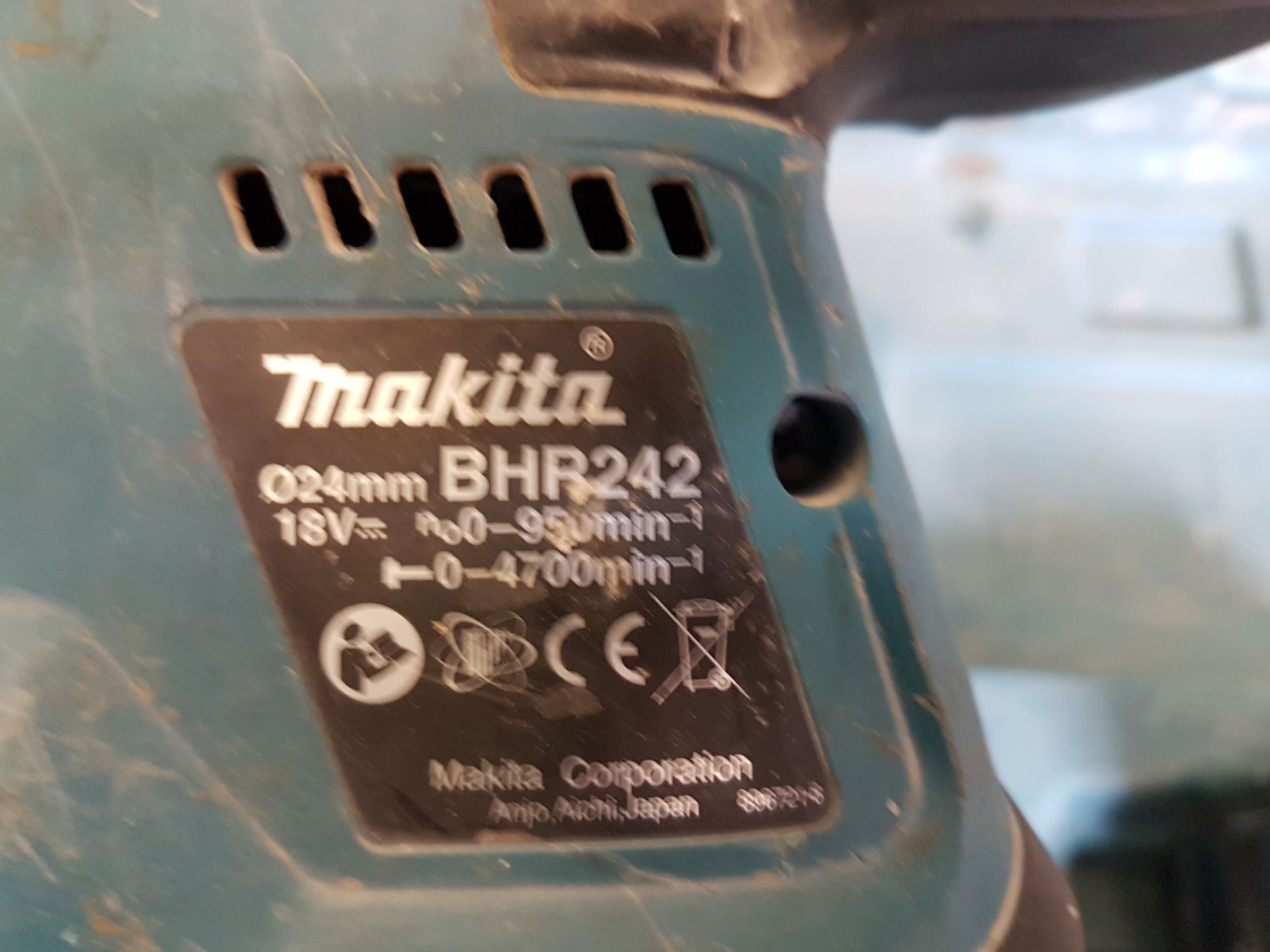 Makita BHR 242 18v Battery Powered SDS Hammer Drill/ Breaker in Box - Tested / In Working Order - Image 2 of 2