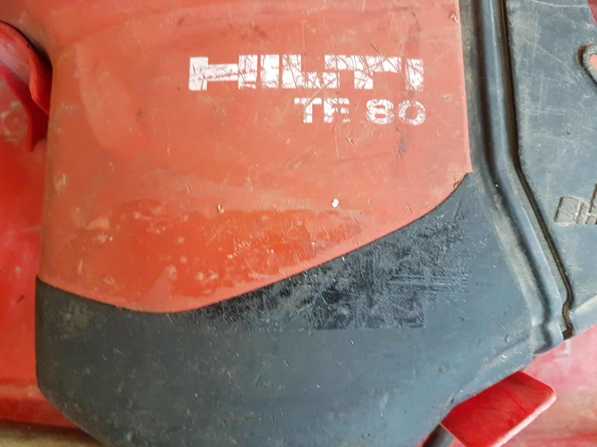 Hilti TE 80 SDS Hammer Drill / Breaker with Chisel 110v in Box - Tested / In Working Order - Image 2 of 3