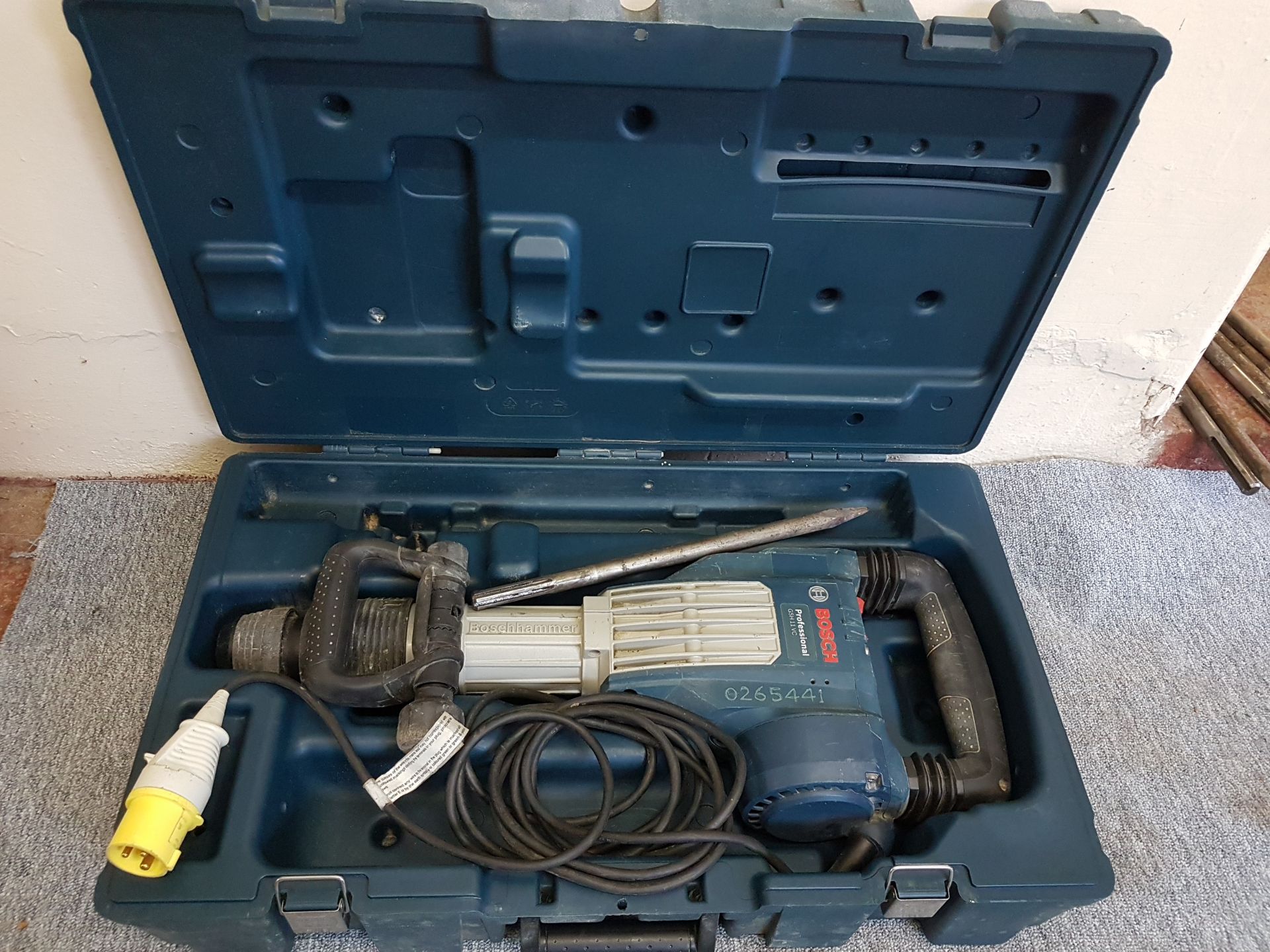 Bosch GSH 11VC Medium Concrete Breaker with Chisel 110v in Box - Tested / In Working Order