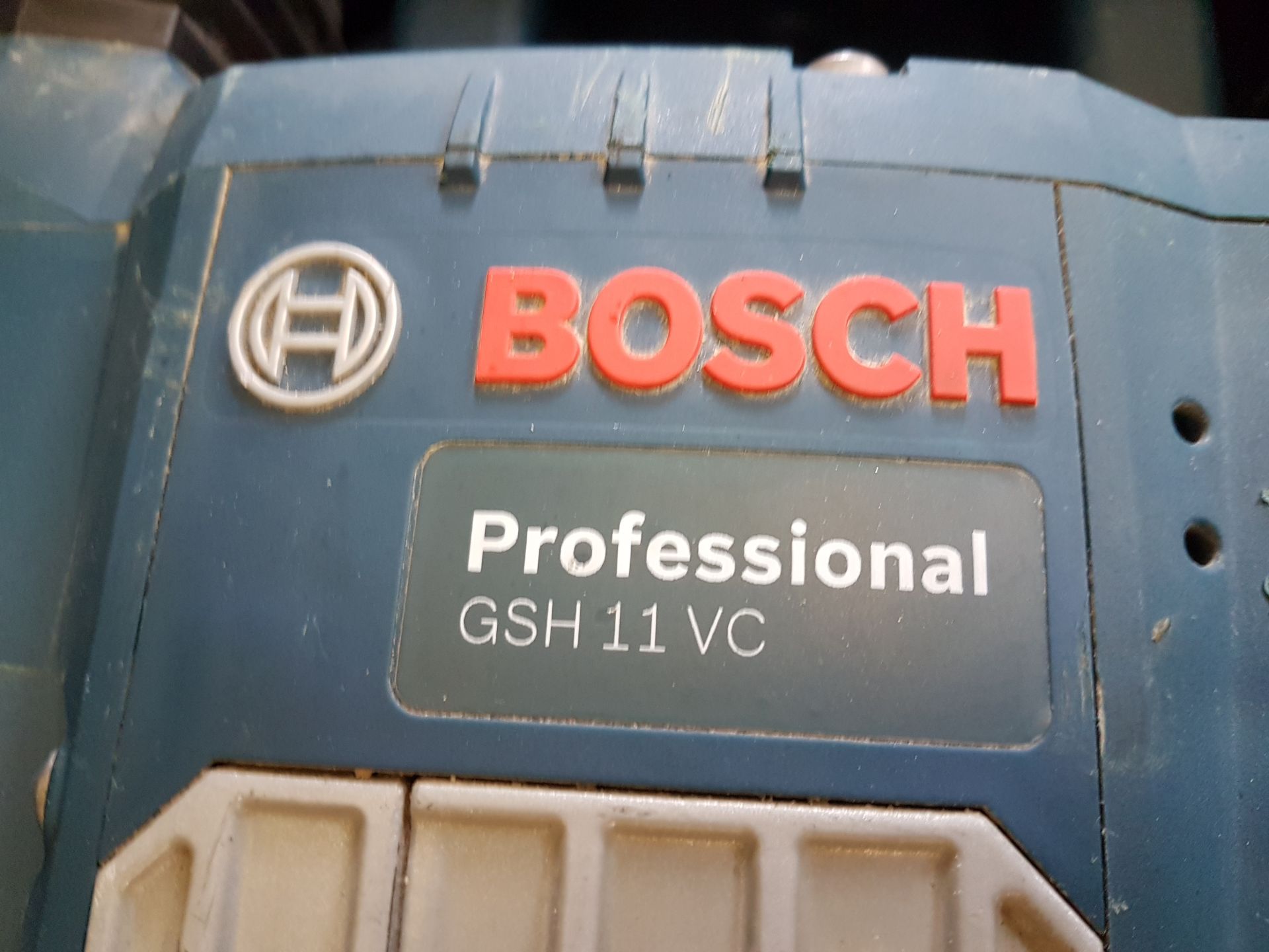 Bosch GSH 11VC Medium Concrete Breaker with Chisel 110v in Box - Tested / In Working Order - Image 2 of 2