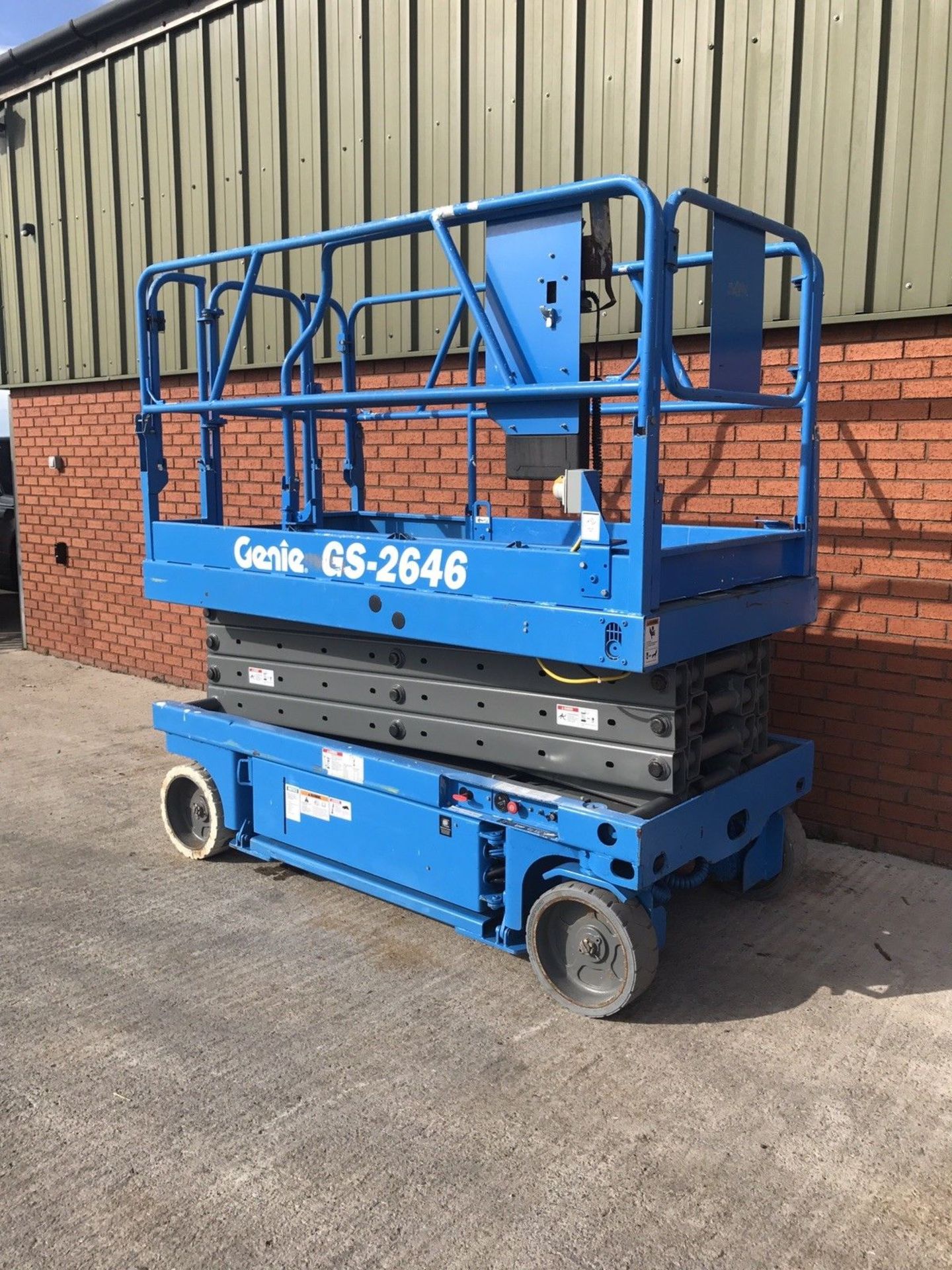 Genie GS2646 Scissor Lift Cherry Picker - Image 4 of 11