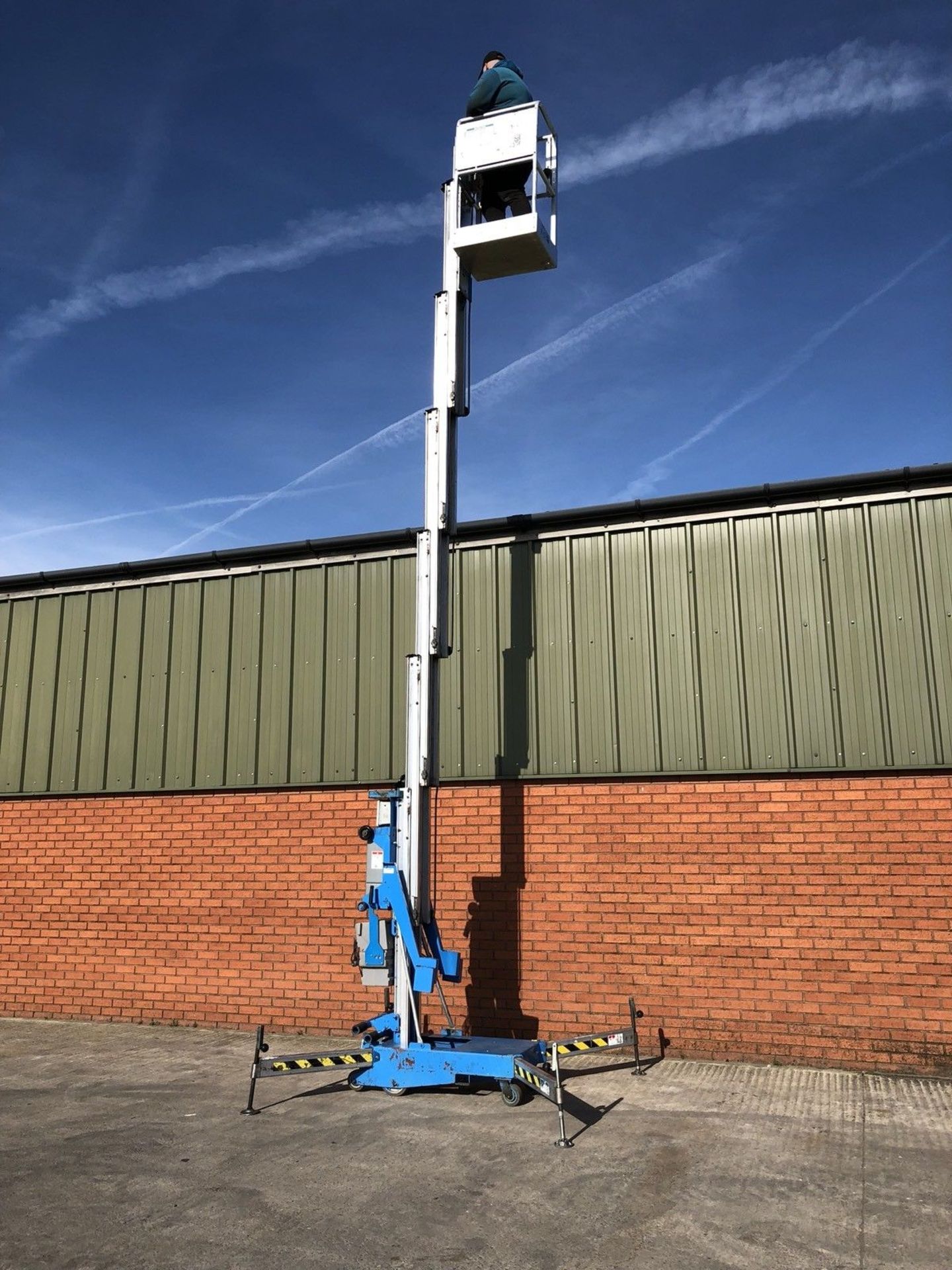 GENIE AWP30S Access Platform Cherry Picker scissor Lift - Image 6 of 9