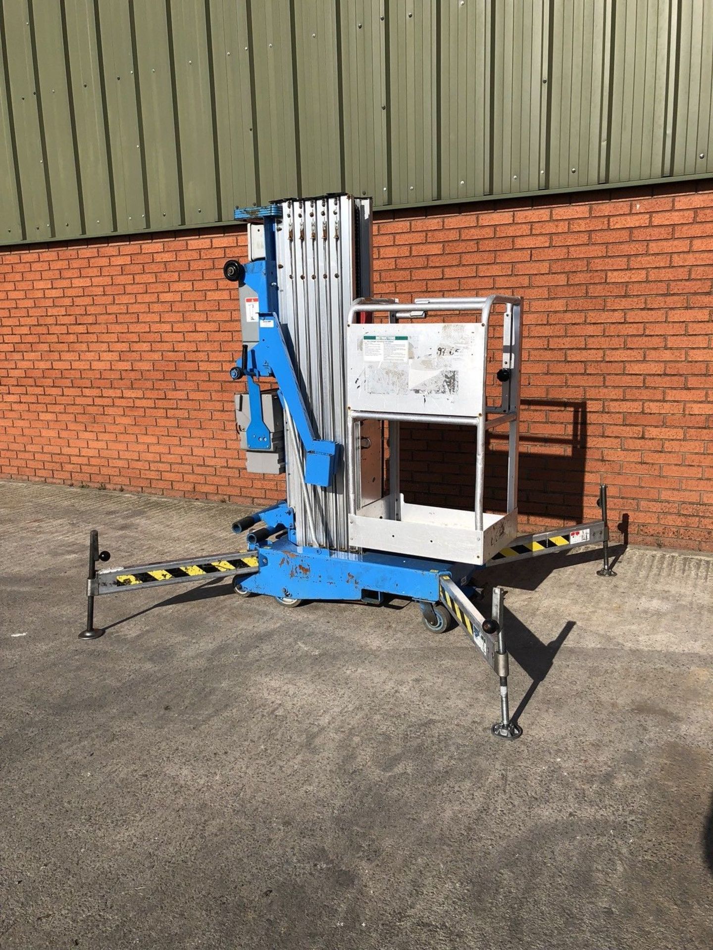 GENIE AWP30S Access Platform Cherry Picker scissor Lift - Image 5 of 9