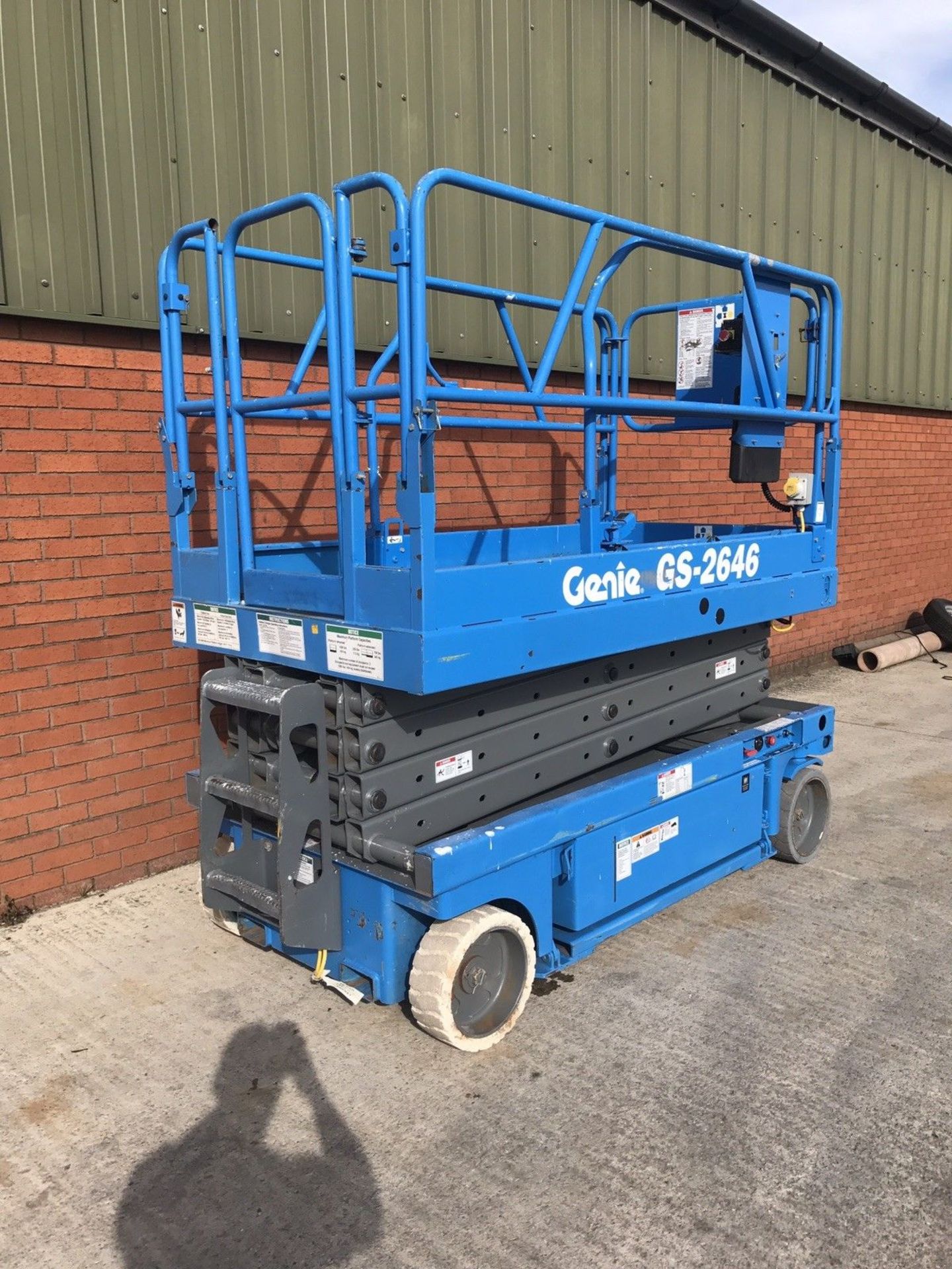 Genie GS2646 Scissor Lift Cherry Picker - Image 3 of 11