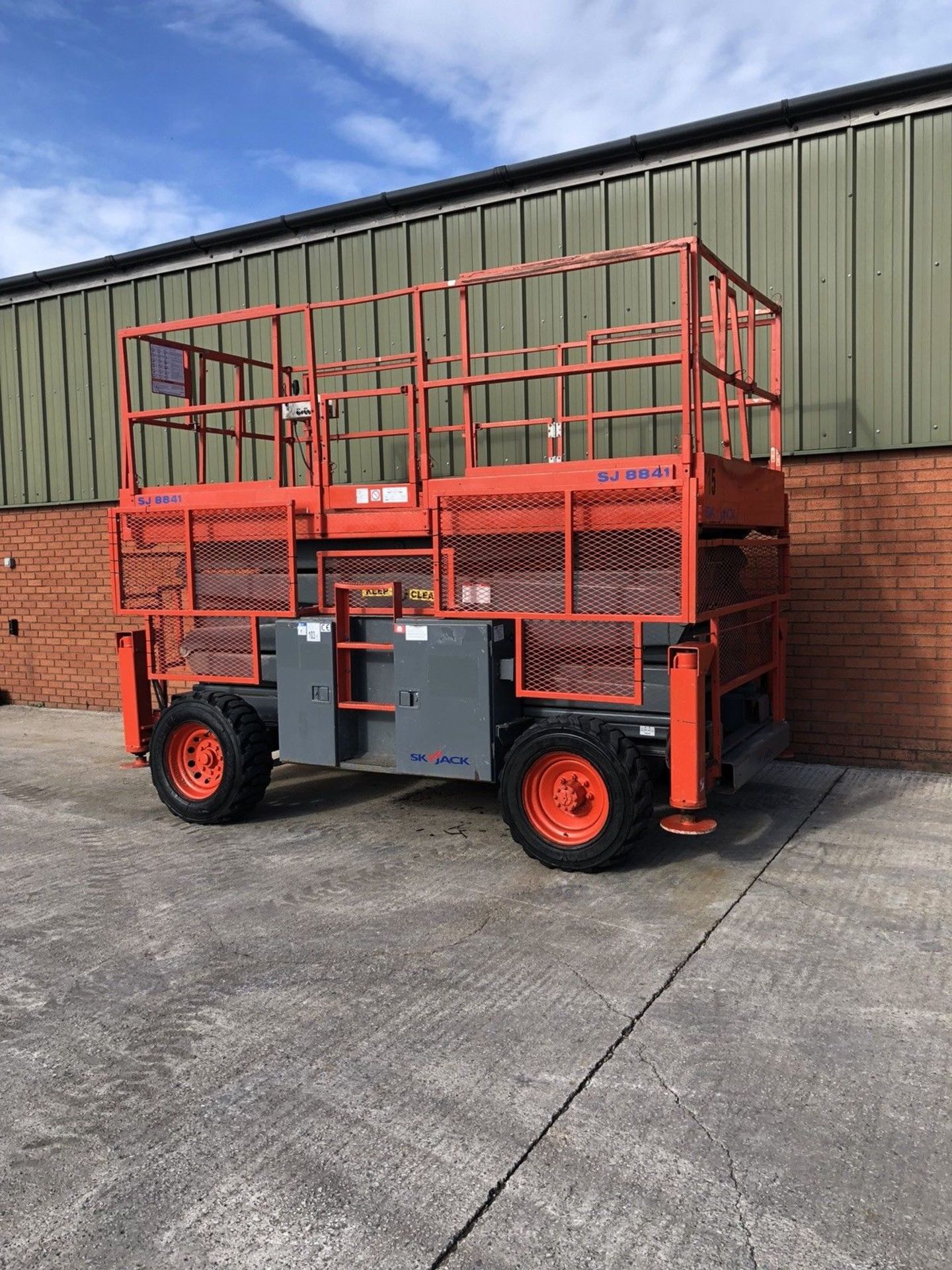 Skyjack SJ8841 Scissor Lift Cherry Picker - Image 2 of 10