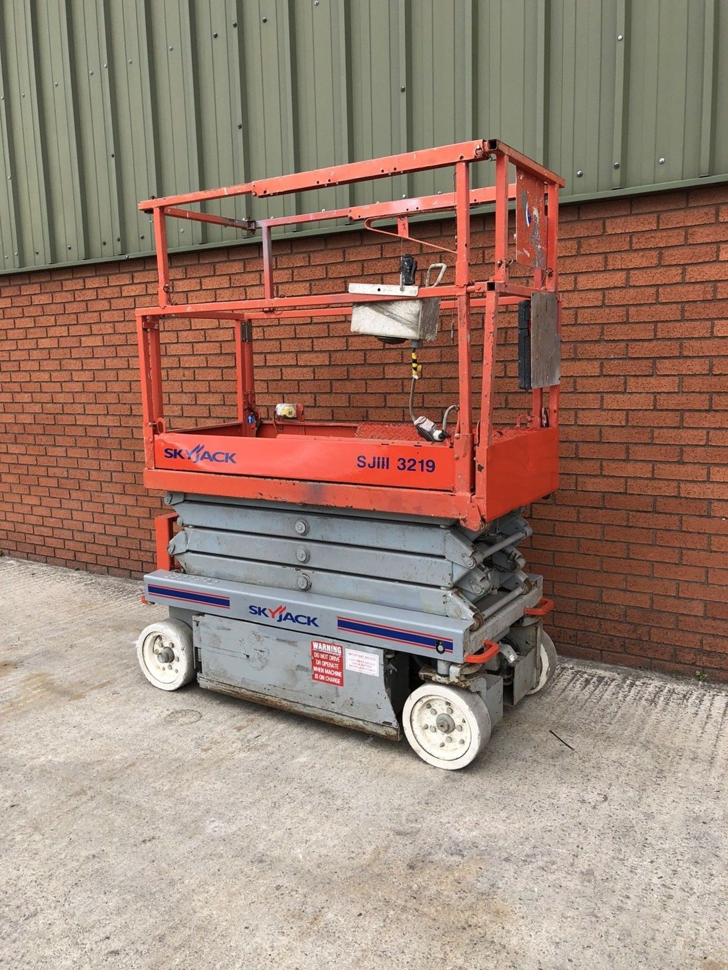 2006 Skyjack SJ3219 Scissor Lift Cherry Picker - Image 4 of 10