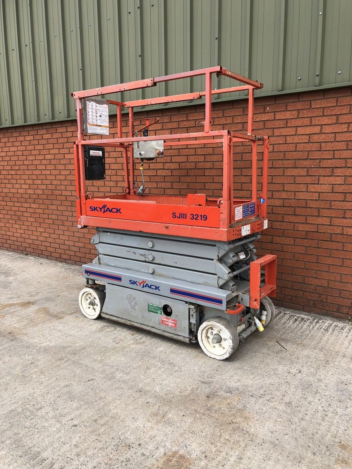 2006 Skyjack SJ3219 Scissor Lift Cherry Picker - Image 2 of 10