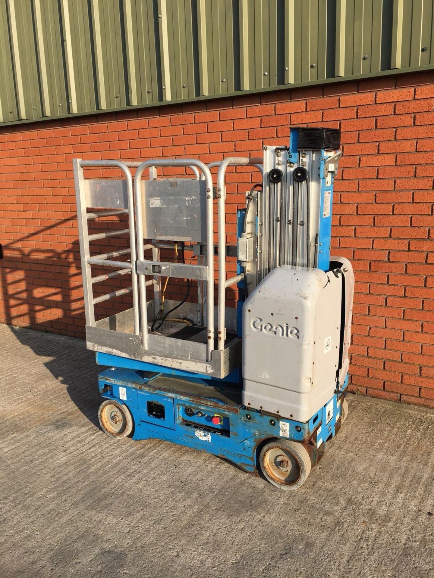 2005 Genie GR15 Scissor Lift Cherry Picker - Image 2 of 10