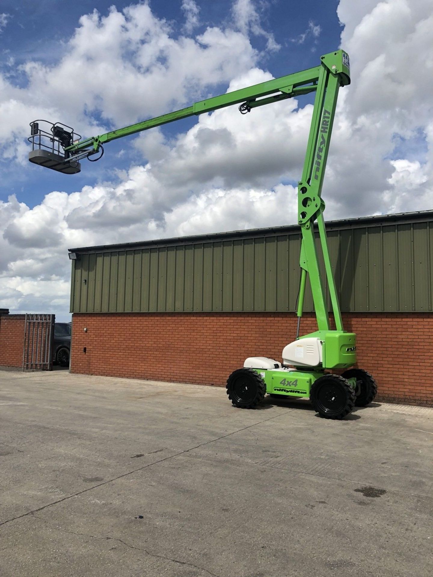 2006 Nifty Lift HR17 4x4 Access Platform Scissor Lift Cherry Picker Skyjack - Image 6 of 12