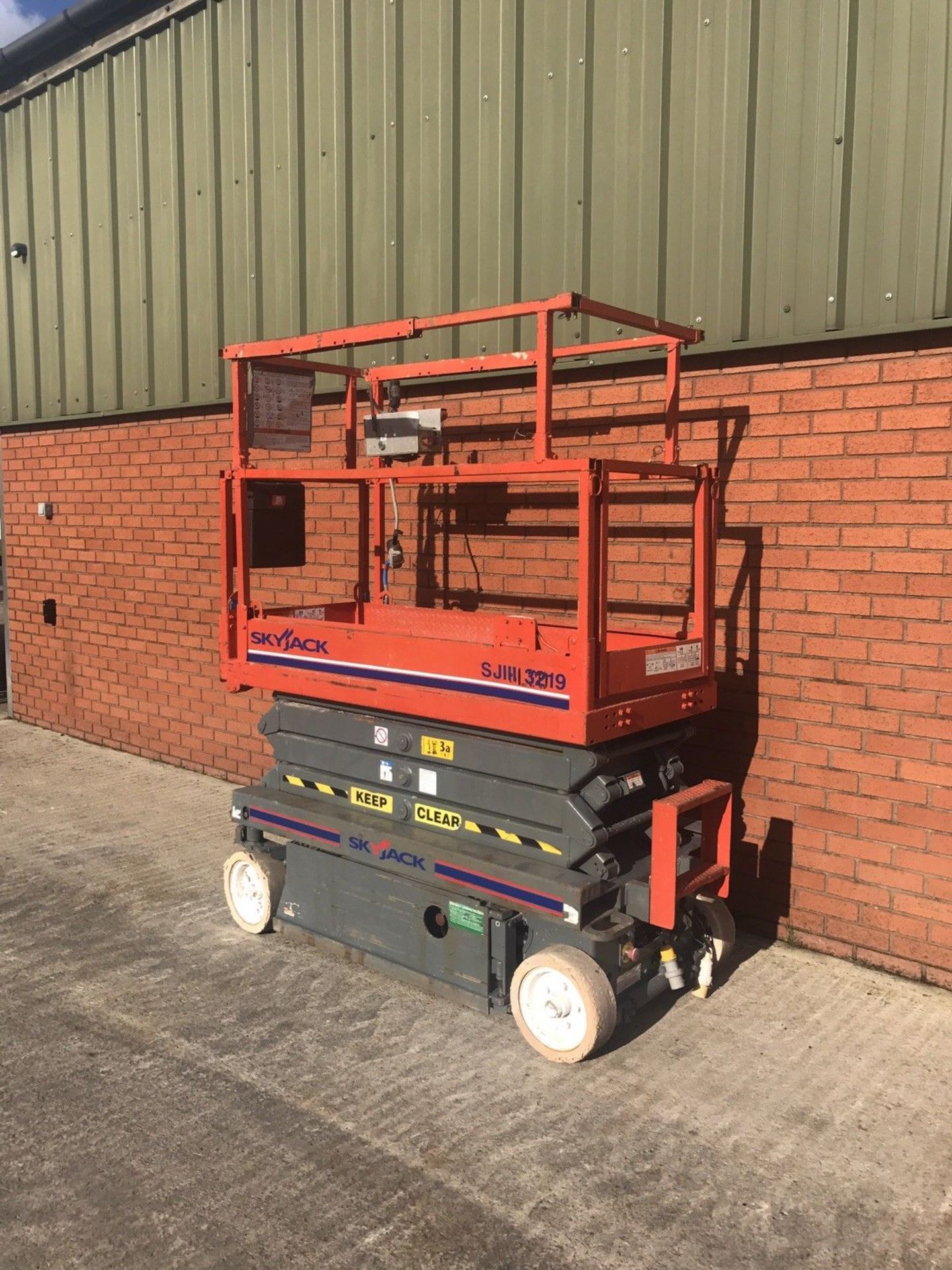 2007 Skyjack SJ3219 Scissor Lift Cherry Picker - Image 2 of 10