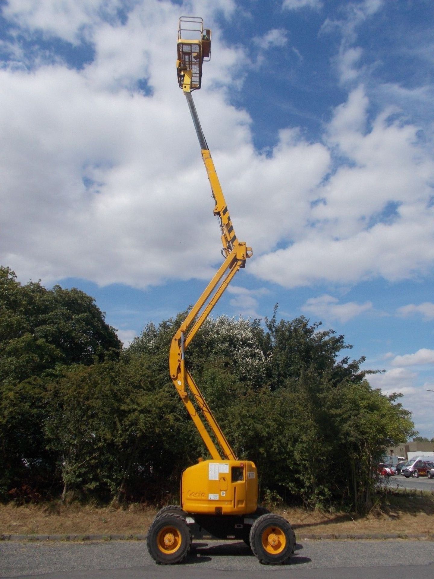 Genie Z45/25 Self Propelled Access Platform - Image 2 of 10