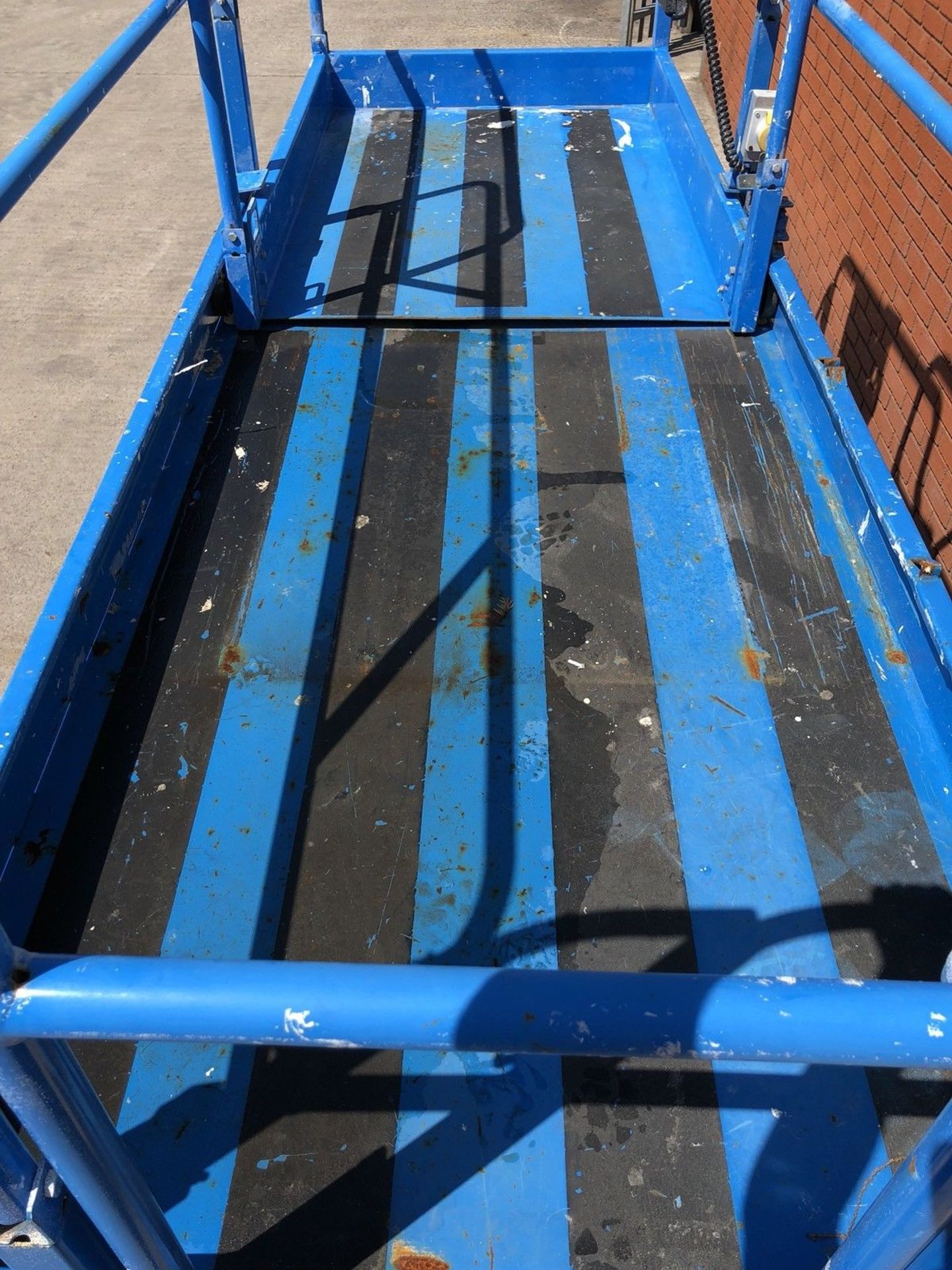 Genie GS2646 Scissor Lift Cherry Picker - Image 7 of 9