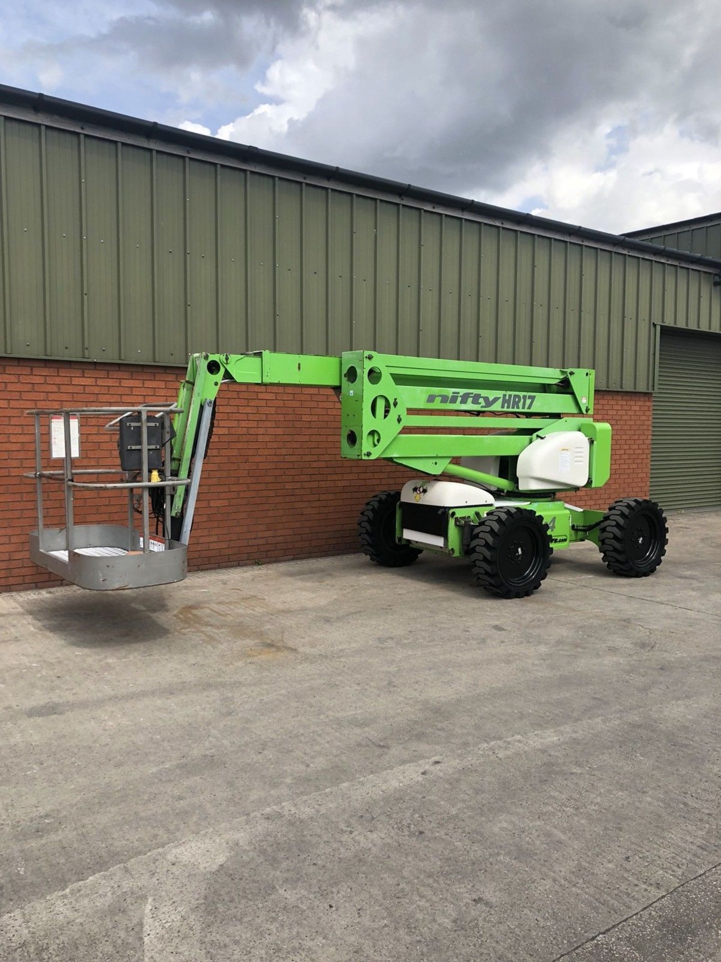 2006 Nifty Lift HR17 4x4 Access Platform Scissor Lift Cherry Picker Skyjack