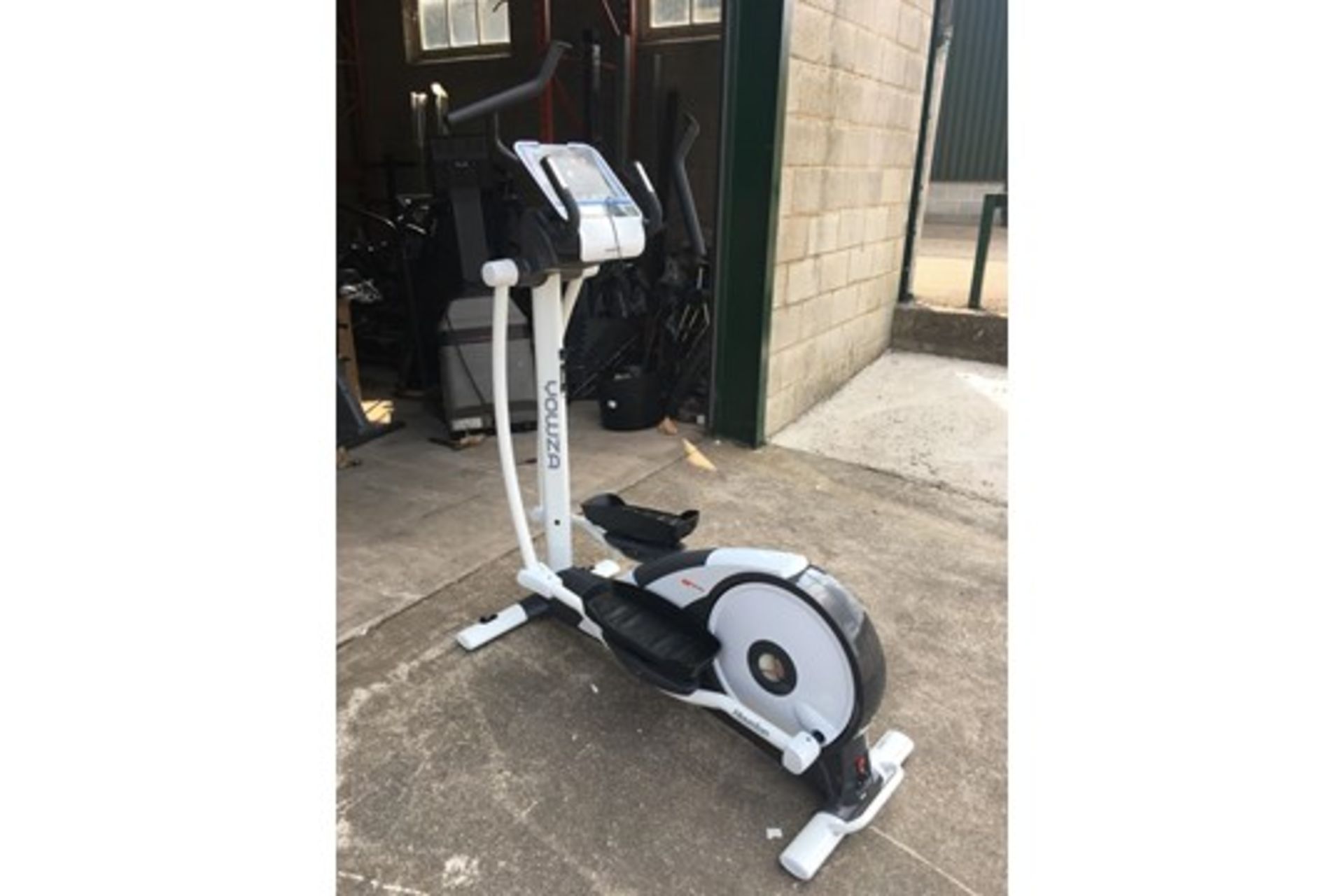 New Yowza Houston Cross Trainer/Core Trainer