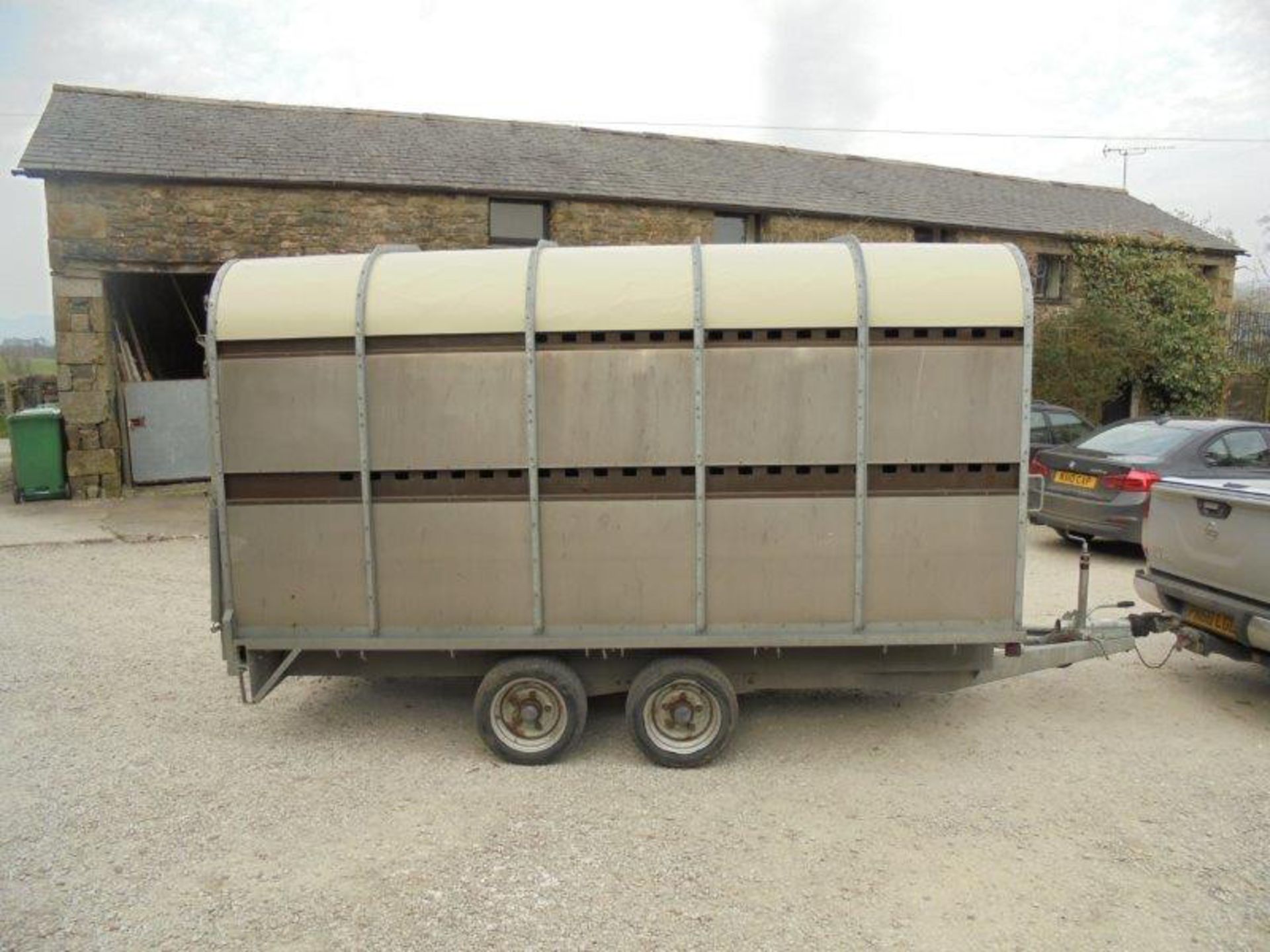 2009 Bateson 60LT livestock trailer c/w sheep decks - Image 6 of 12