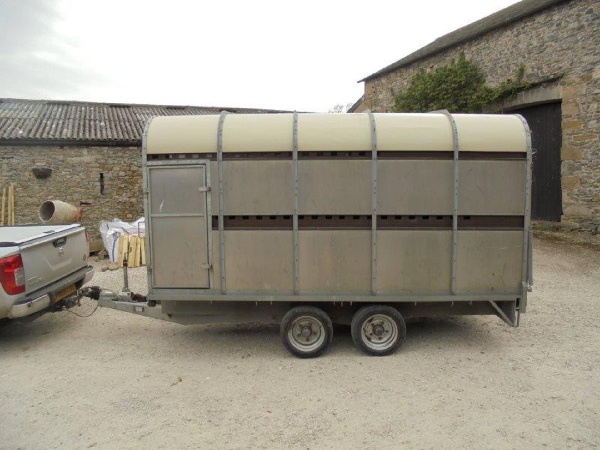 2009 Bateson 60LT livestock trailer c/w sheep decks - Image 2 of 12