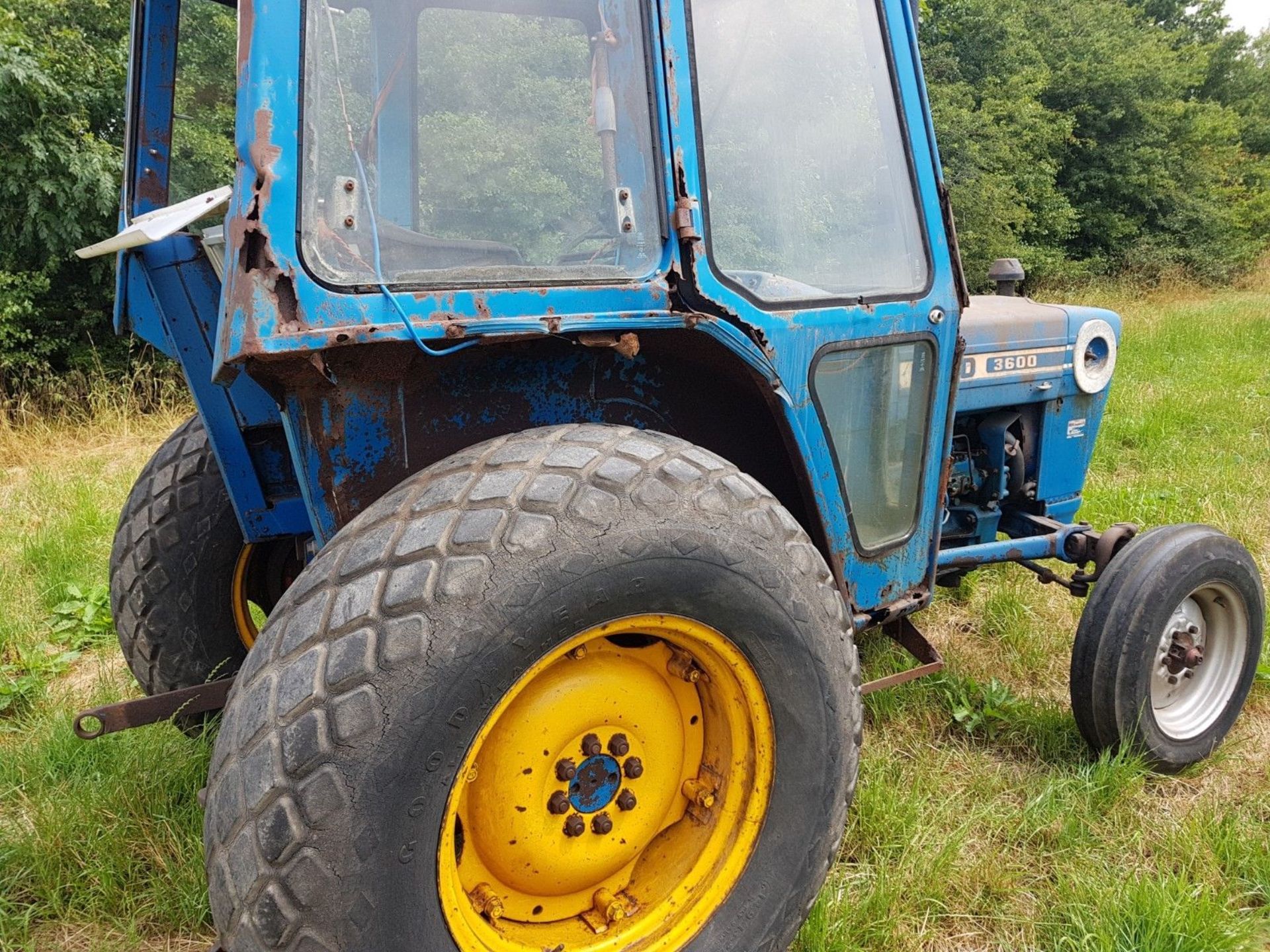 Ford 3600 Tractor - Image 9 of 12