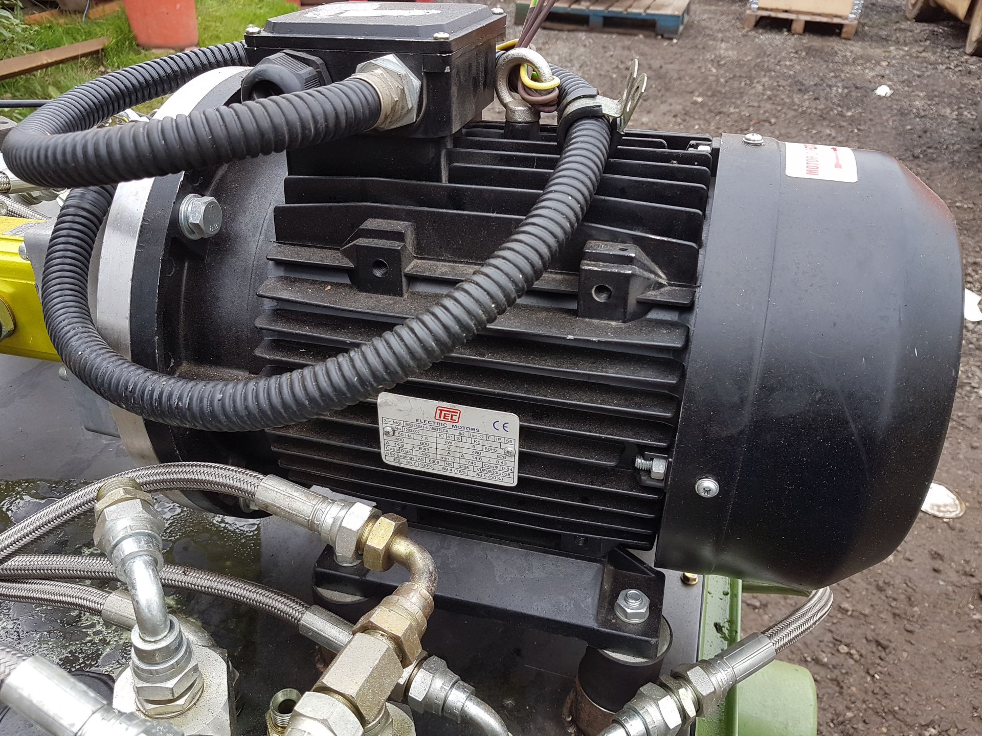 Hydraulic Power Pack with Large reservoir and cooling Jacket fitted - Image 4 of 11
