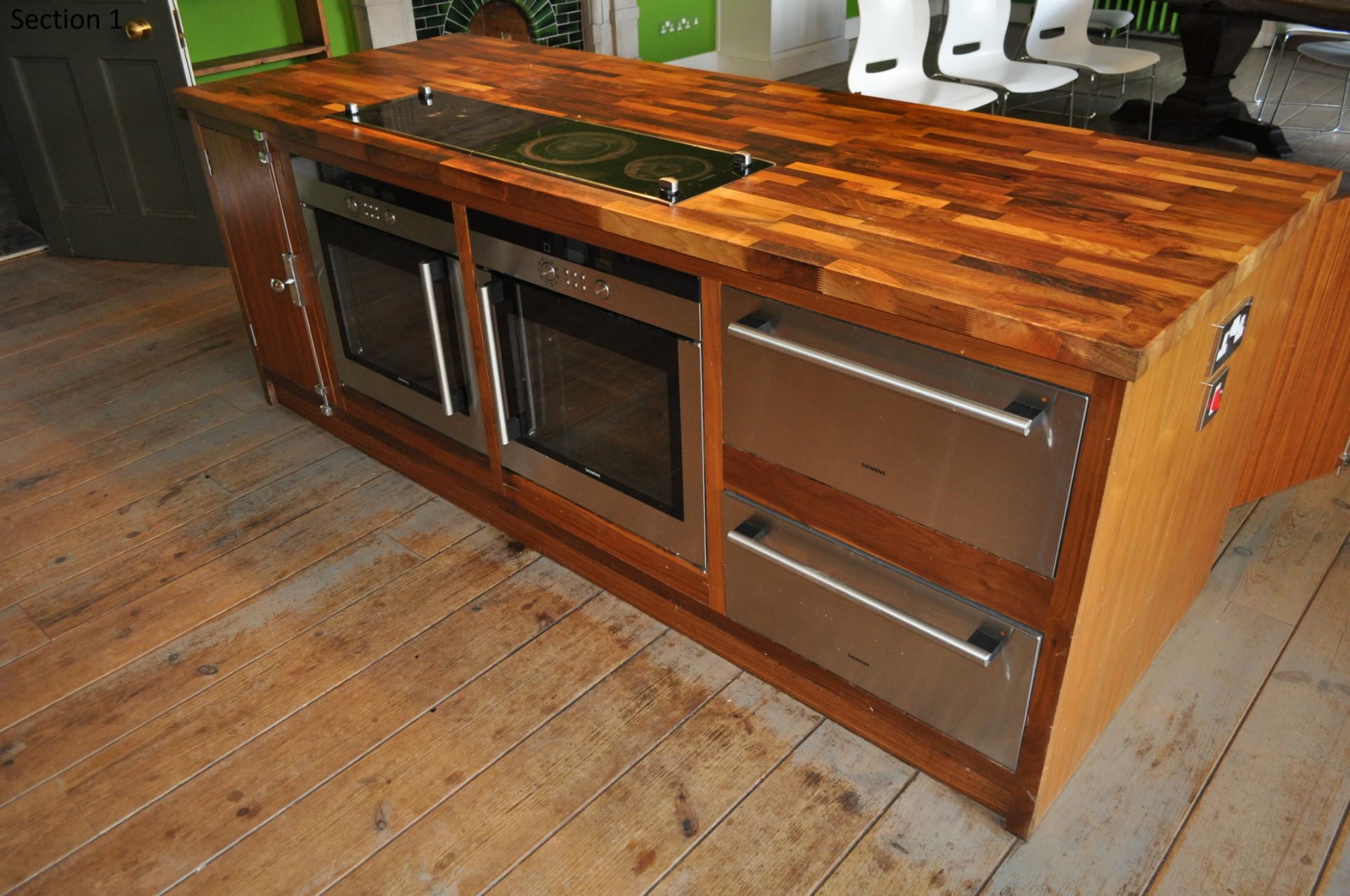 Bespoke Stunning Solid Wood Kitchen - Image 6 of 17