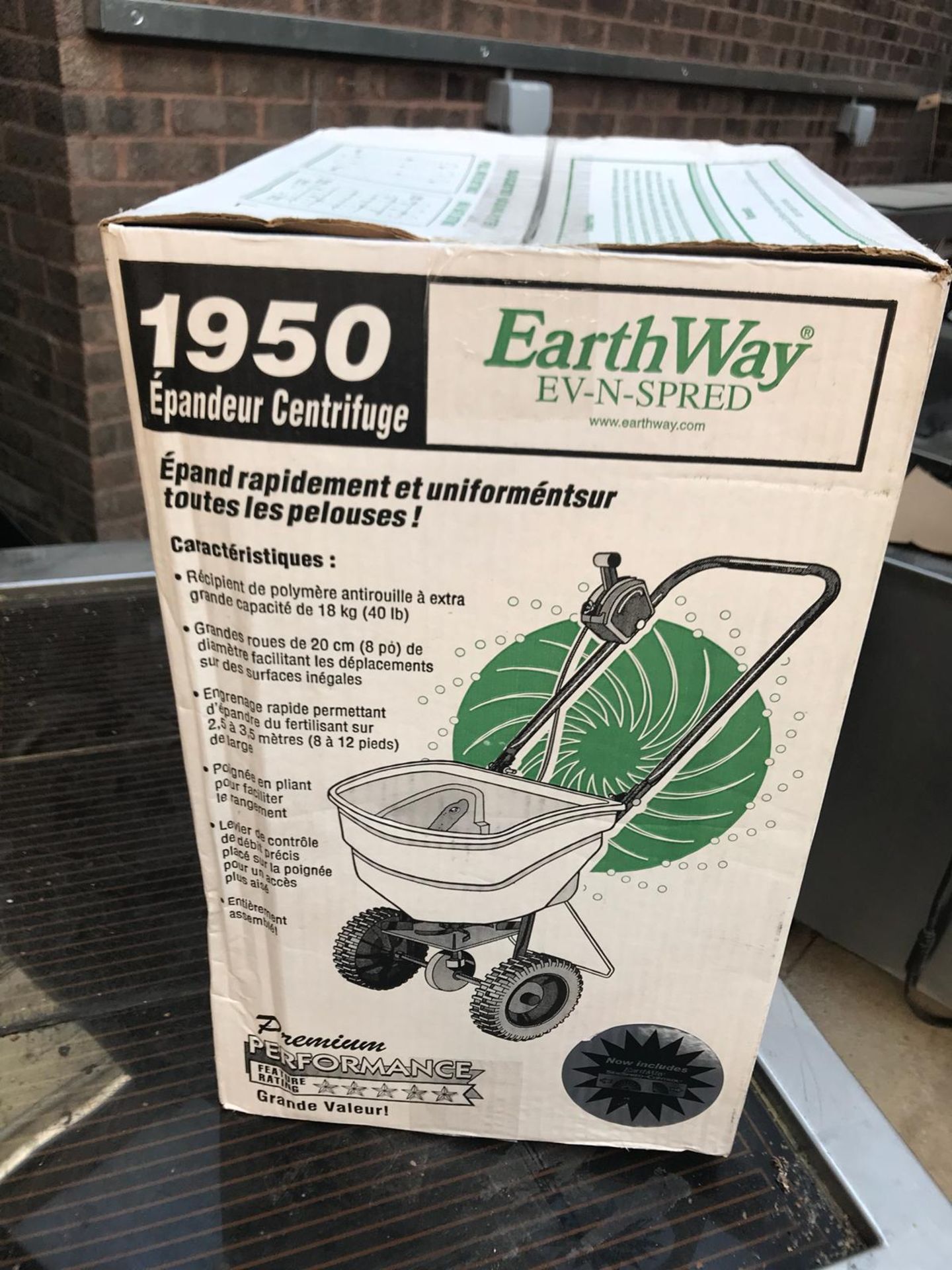 EarthWay Ev-N-Spred