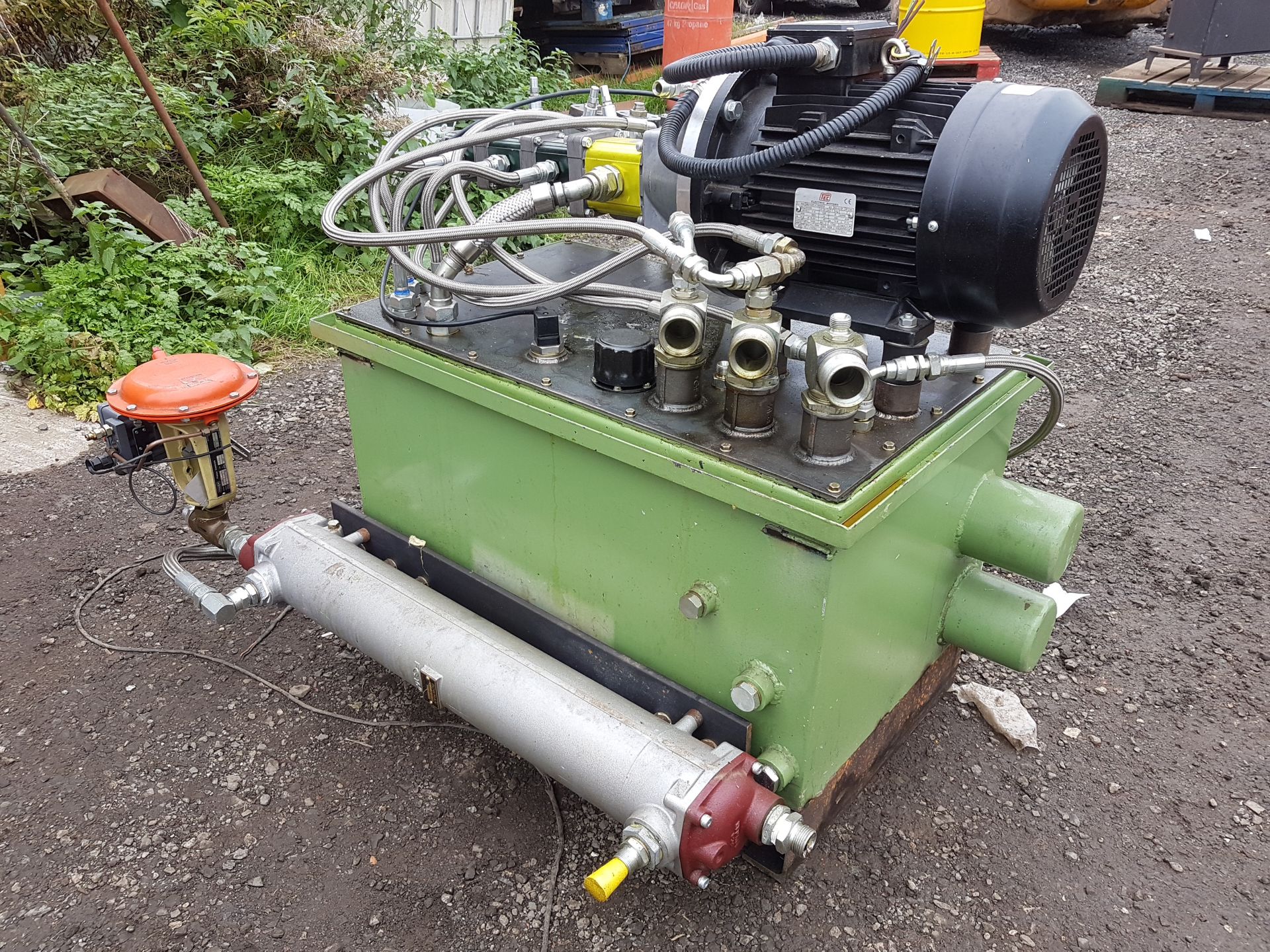 Hydraulic Power Pack with Large reservoir and cooling Jacket fitted