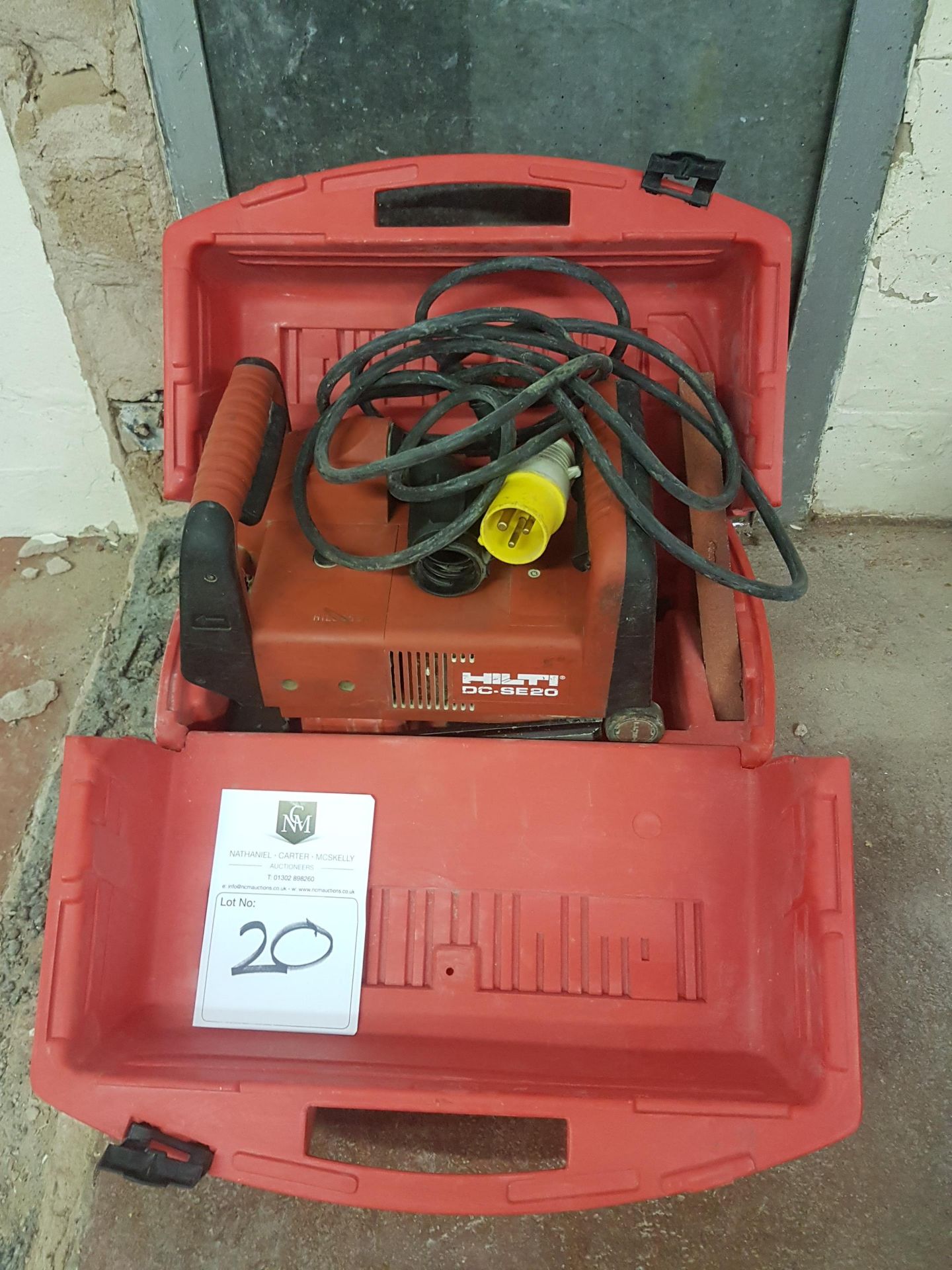 Hilti Dc-Se20 110v Wall Chaser in Box - Tested / In working order