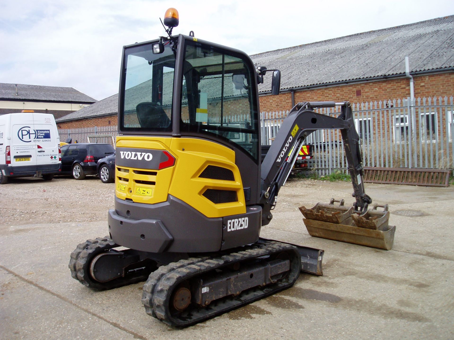 Volvo ECR25D 2490Kgs Reduced Tail Swing Mini Excavator (SOL01477) - Bild 6 aus 20