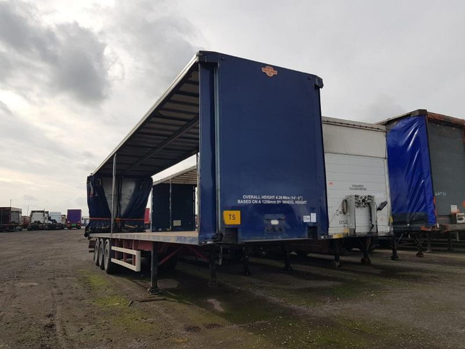 M&G Curtainsider Trailer