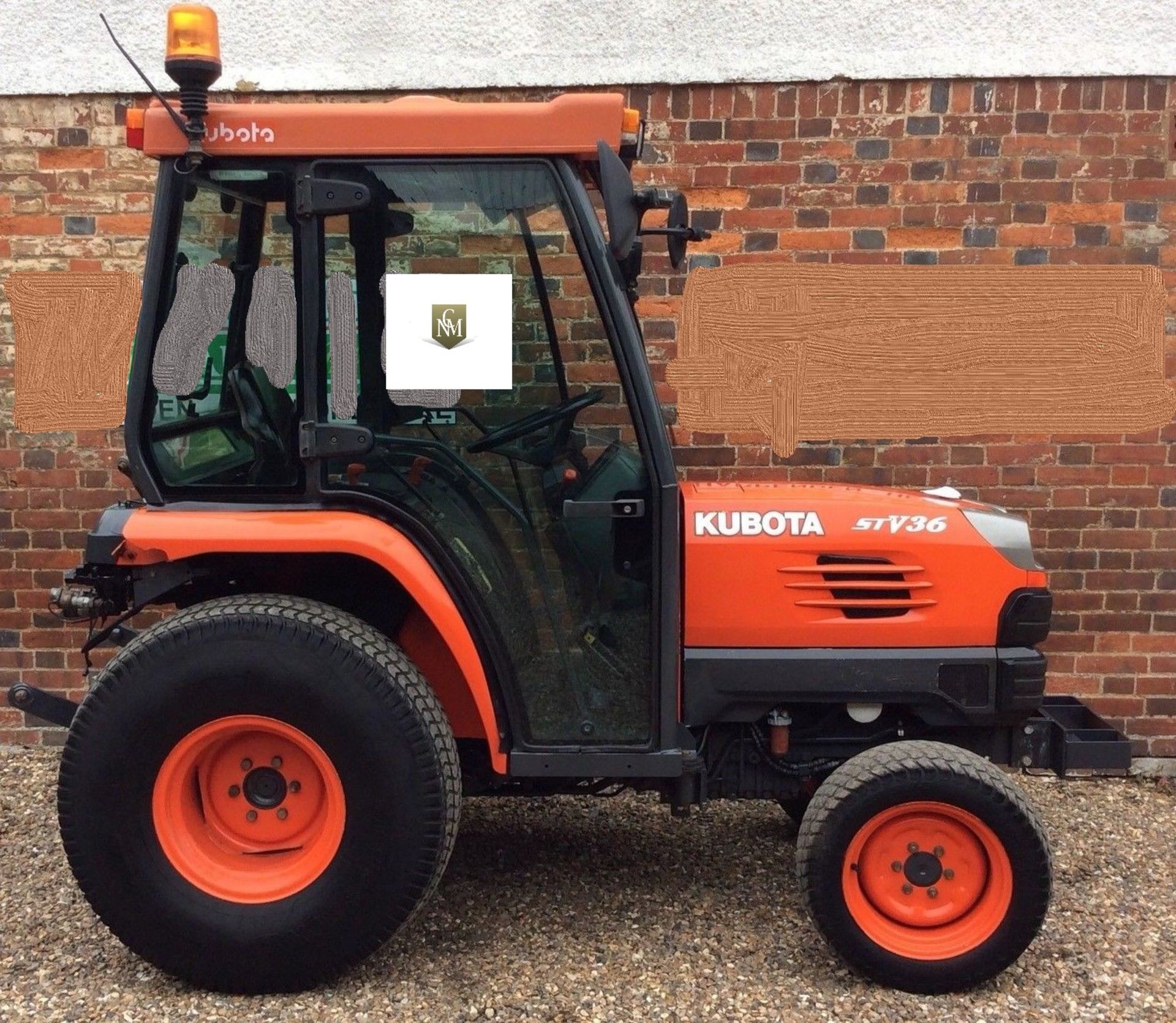 Kubota STV 36 Compact Tractor 4x4 36 Hp Hydrostatic Loader Grass Tyres (441) - Image 2 of 11