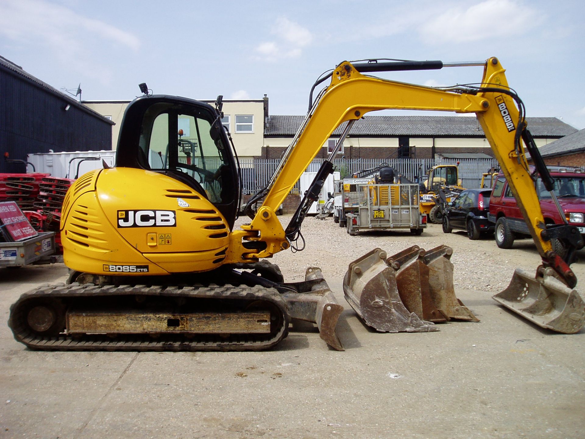 JCB 8085 ZTS Eco 8026Kgs Reduced Tail Swing Midi Excavator (SOL01471)