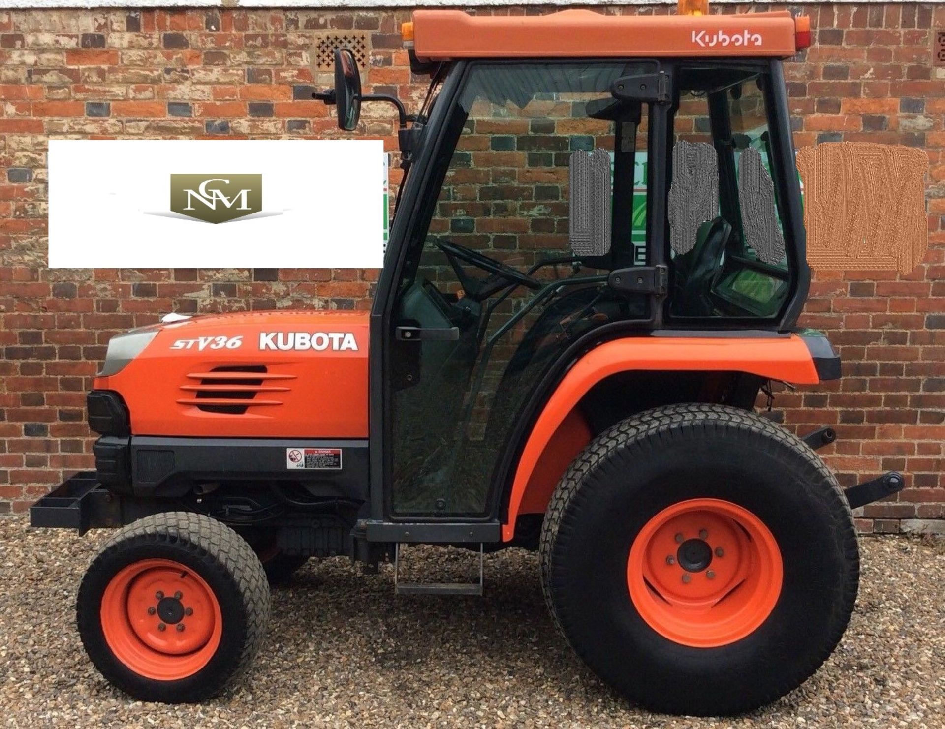 Kubota STV 36 Compact Tractor 4x4 36 Hp Hydrostatic Loader Grass Tyres (441) - Image 3 of 11