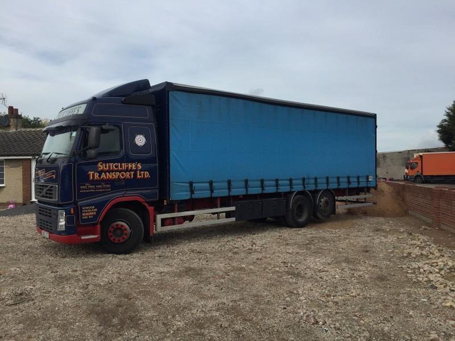 Volvo FH12 Manual Sleeper Cab - Image 2 of 12