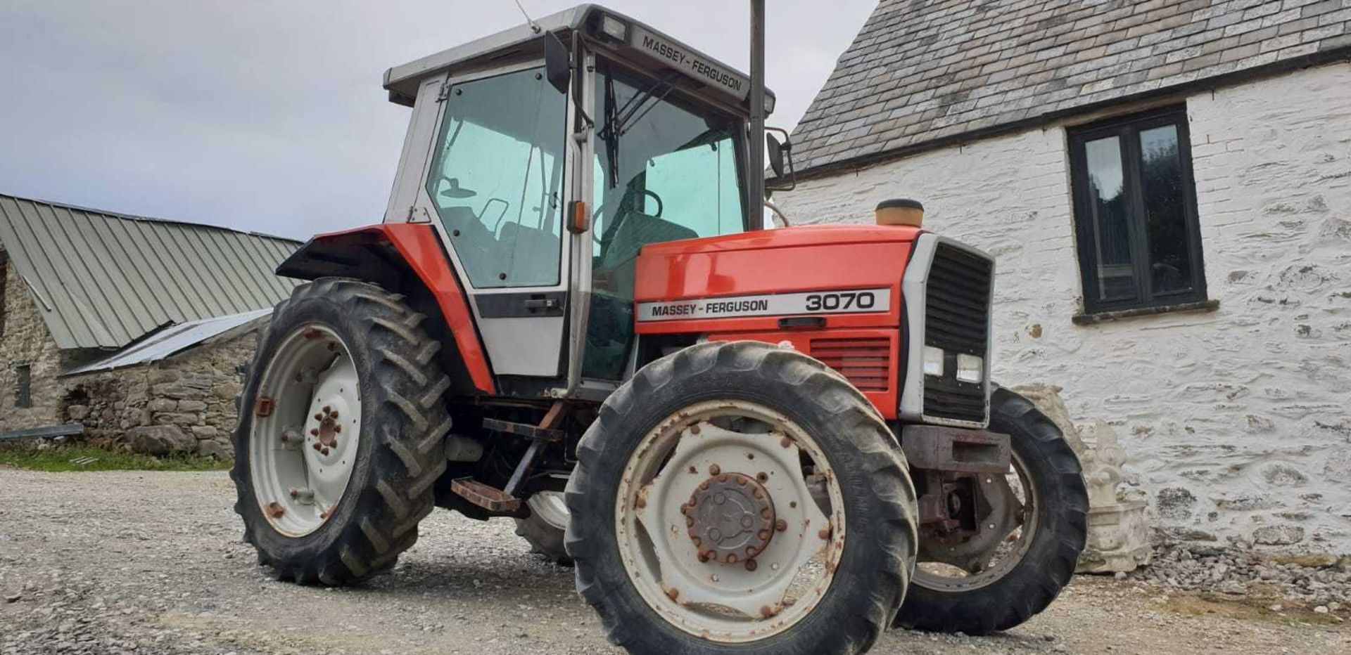 Massey Ferguson 3070 4WD Tractor - Image 2 of 11