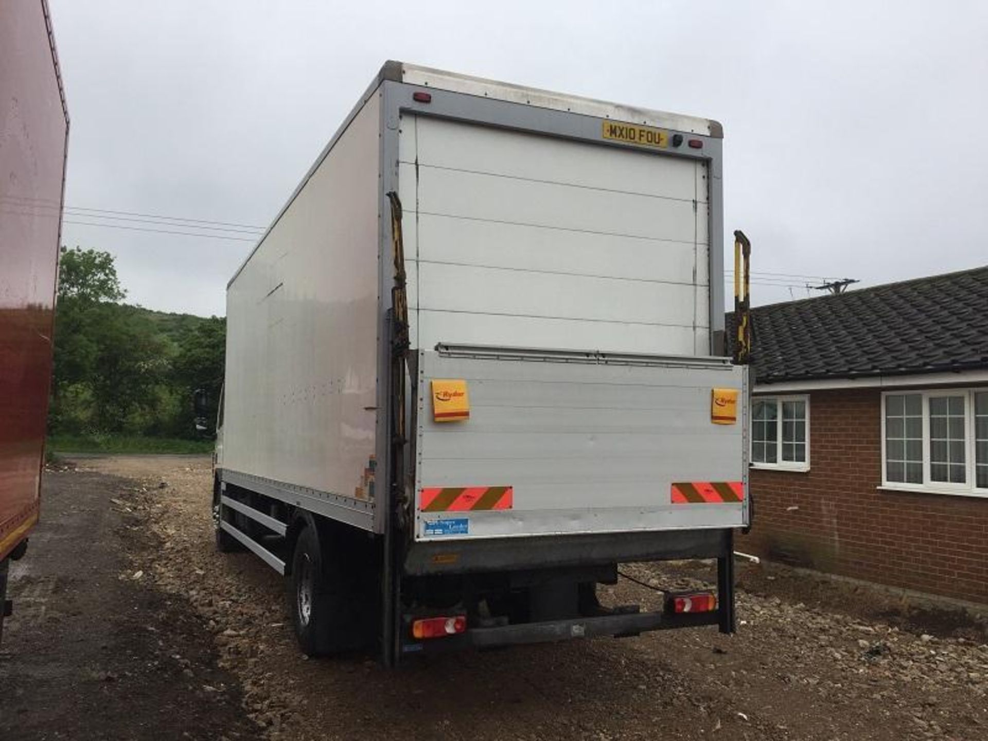 DAF Trucks CF65-220 Glassbox Body With Tail Lift - Image 9 of 12